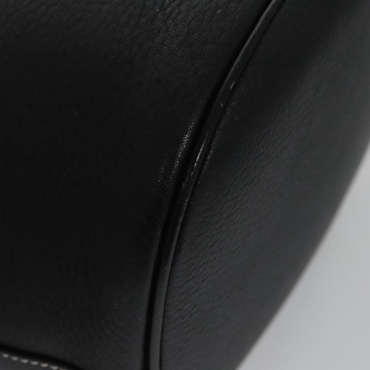 Burberry Black Leather Shoulder Bag (Pre-Owned) Size ONE SIZE - 18 Thumbnail