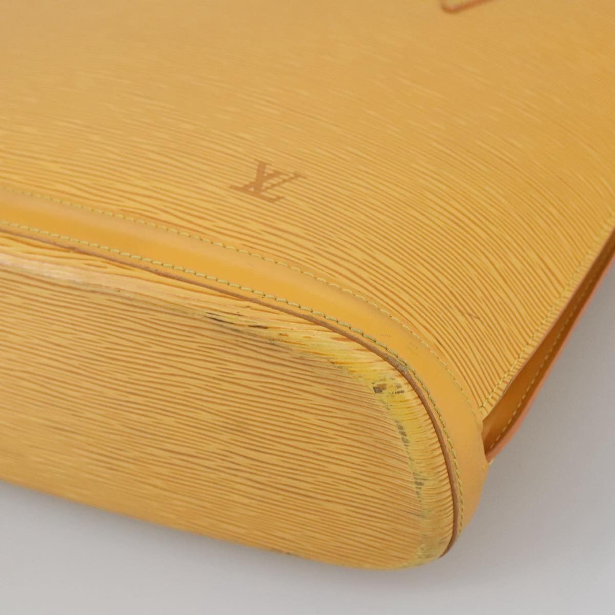Louis Vuitton Lussac Yellow Leather Shoulder Bag (Pre-Owned) Size ONE SIZE - 8 Thumbnail