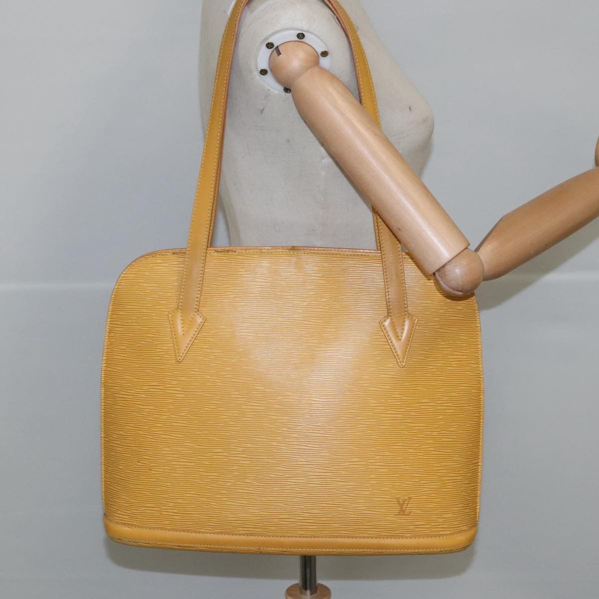 Louis Vuitton Lussac Yellow Leather Shoulder Bag (Pre-Owned) Size ONE SIZE - 20 Thumbnail