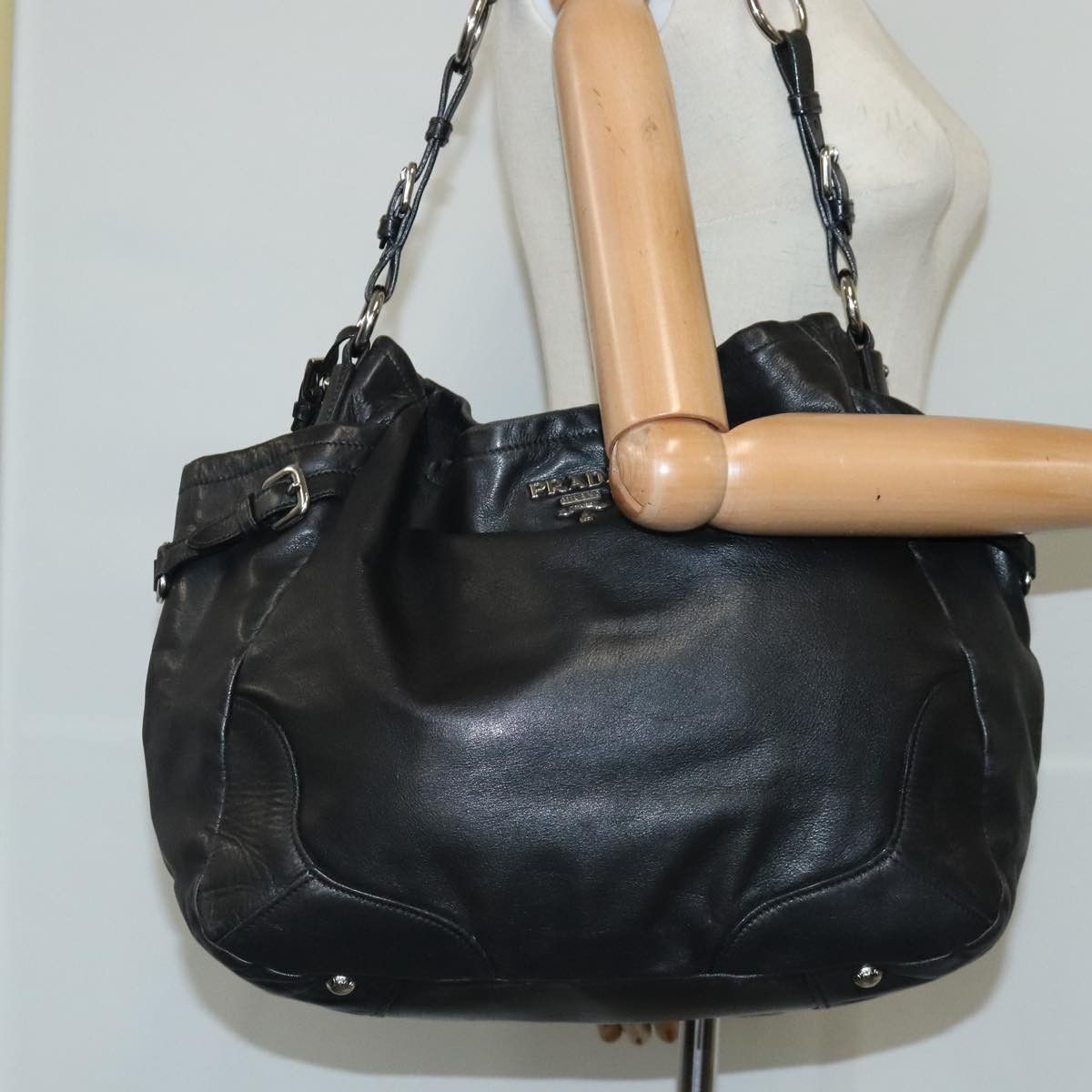 Prada Vitello Black Leather Shoulder Bag (Pre-Owned) Size ONE SIZE - 17 Thumbnail
