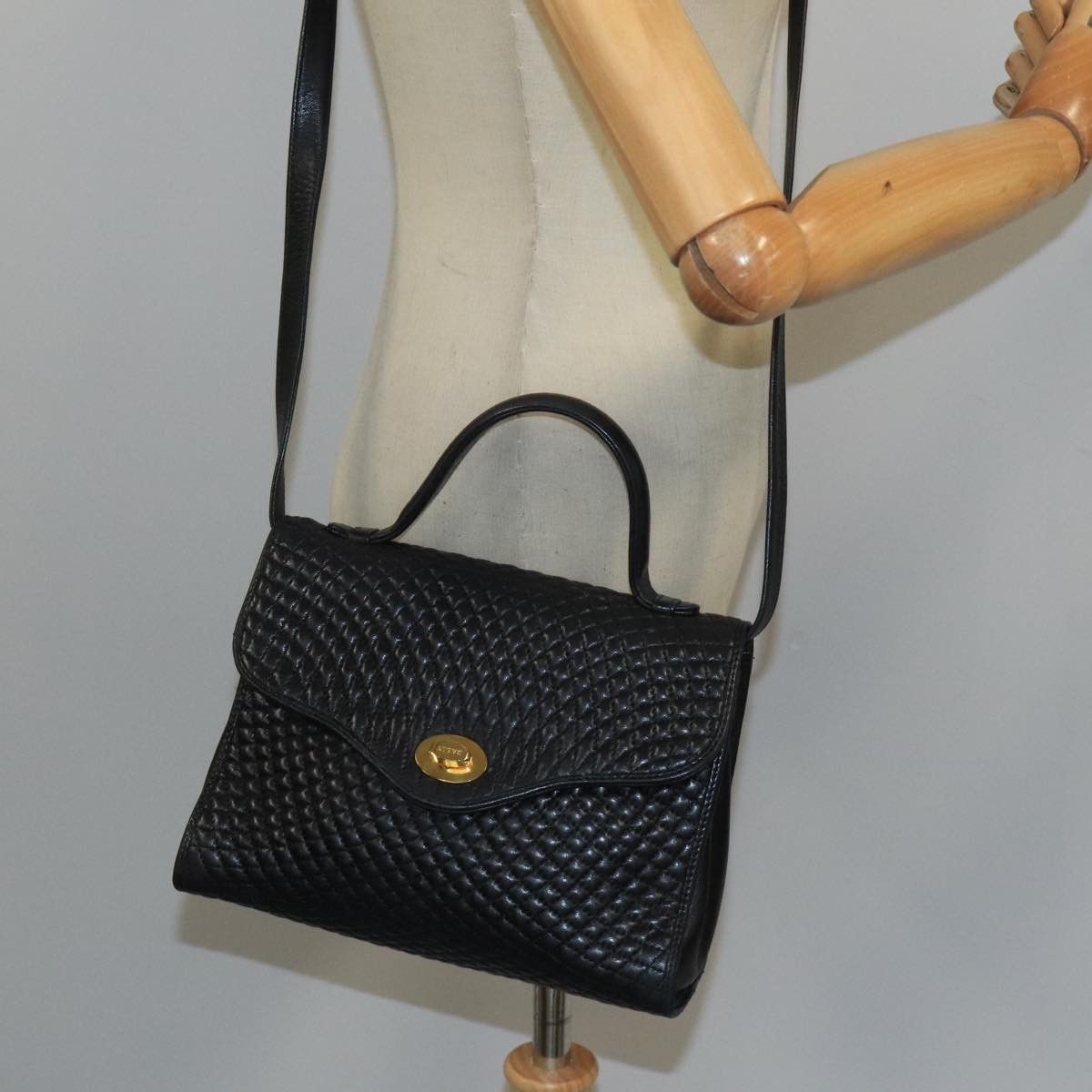 Bally Black Leather Handbag (Pre-Owned) Size ONE SIZE - 15 Thumbnail