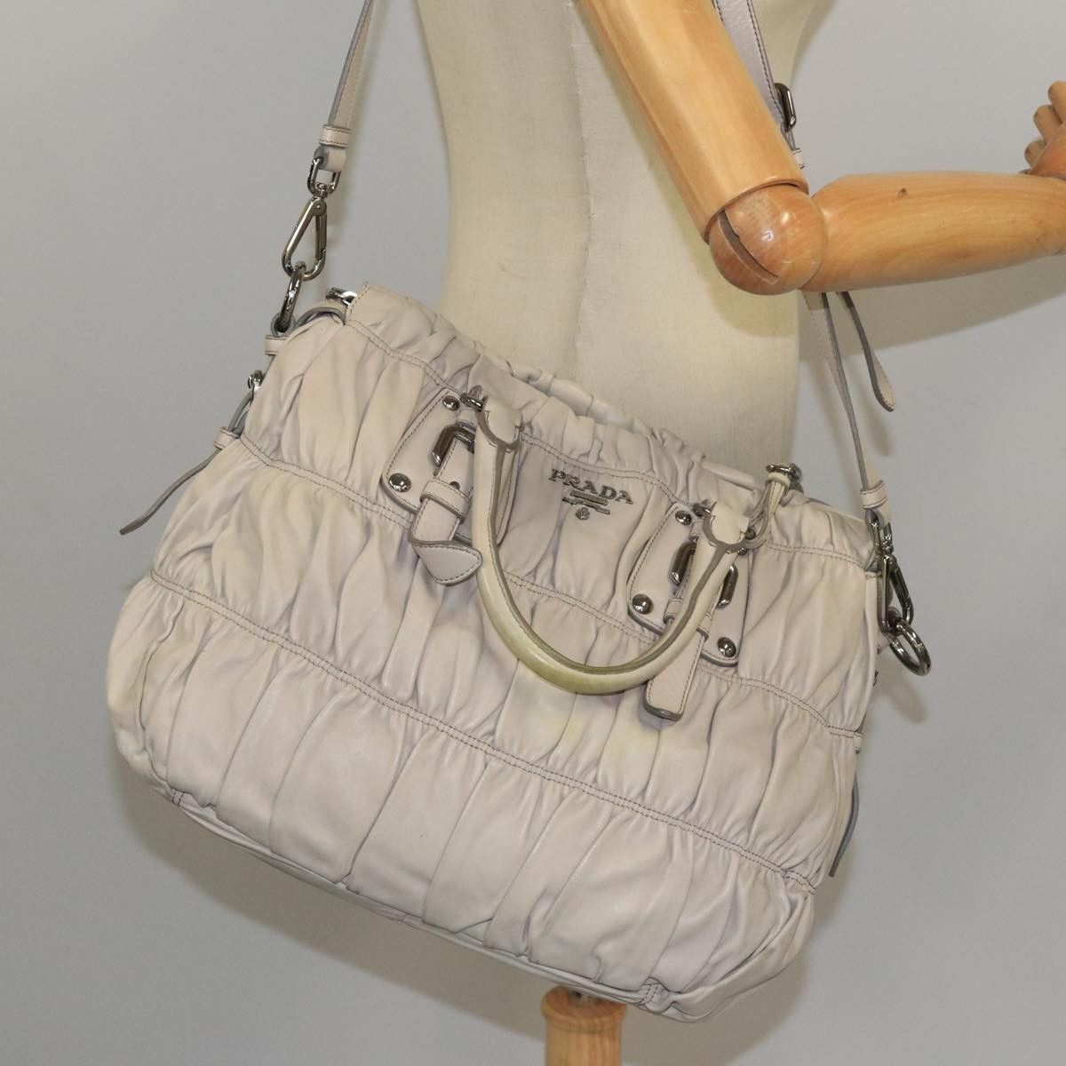 Prada Nappa Gauffré Beige Leather Handbag (Pre-Owned) Size ONE SIZE - 11 Thumbnail
