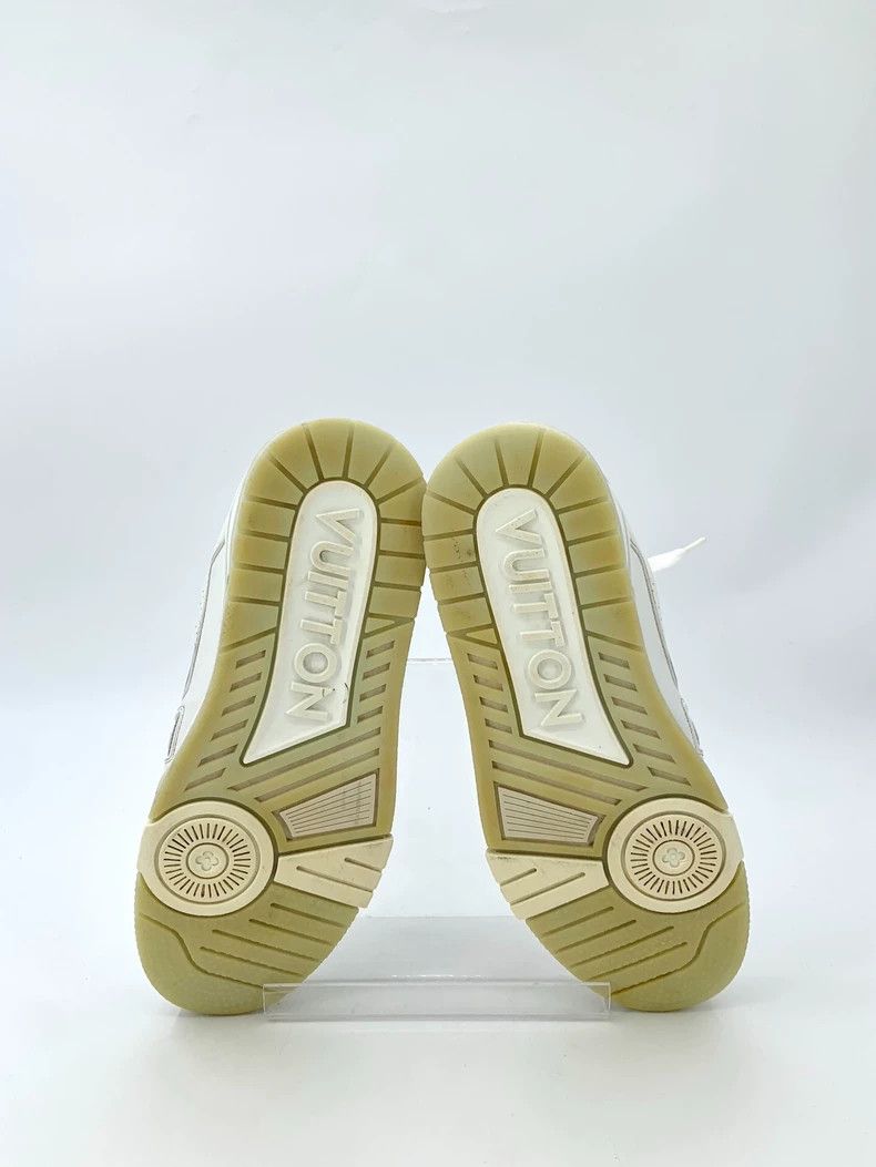 Louis Vuitton Louis Vuitton Lv Louis Vuitton Trainer Size 38 White Round Toe Laced Board Shoes Size US 5.5 / EU 38 - 5 Thumbnail