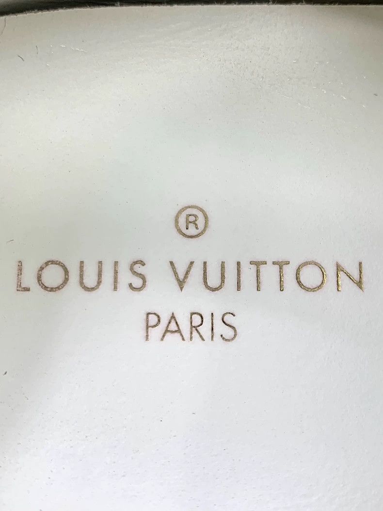 Louis Vuitton Louis Vuitton Lv Louis Vuitton Size 39 White Water Ripple Laced Sports Shoes Size US 6.5 / EU 39-40 - 7 Thumbnail