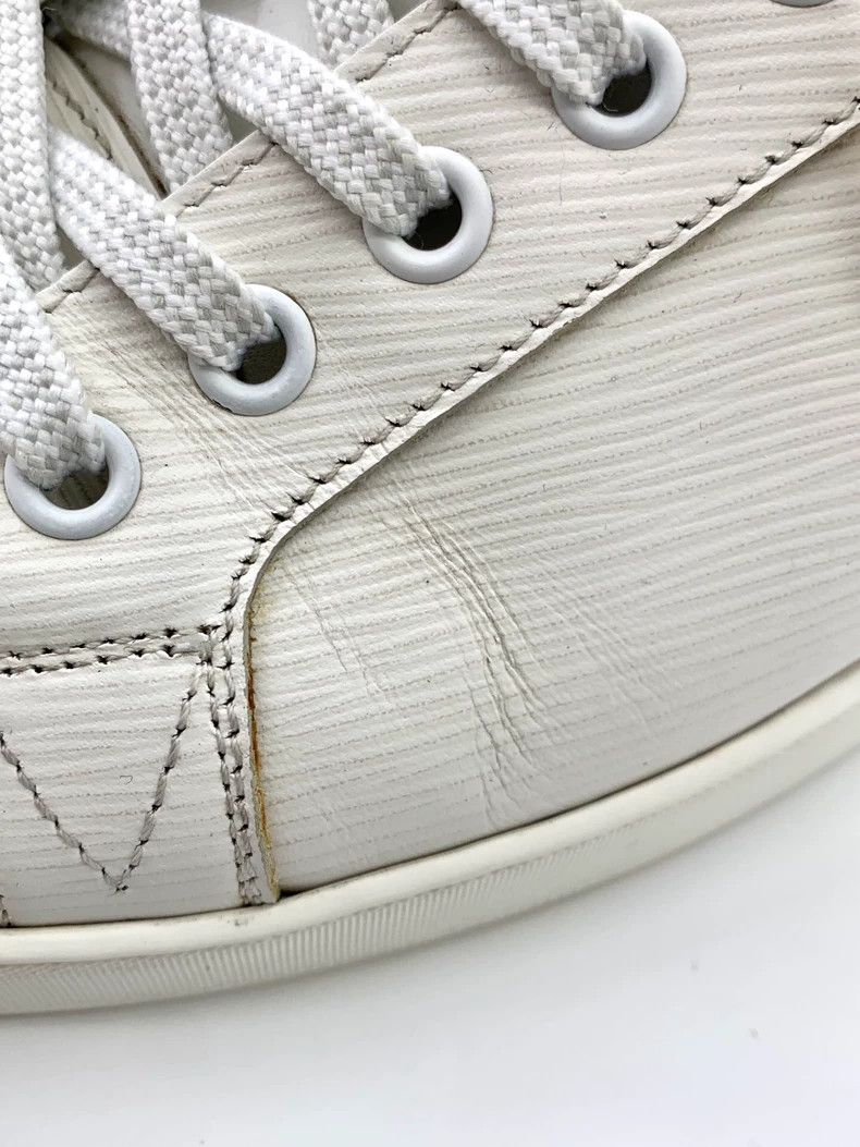 Louis Vuitton Louis Vuitton Lv Louis Vuitton Size 39 White Water Ripple Laced Sports Shoes Size US 6.5 / EU 39-40 - 8 Thumbnail