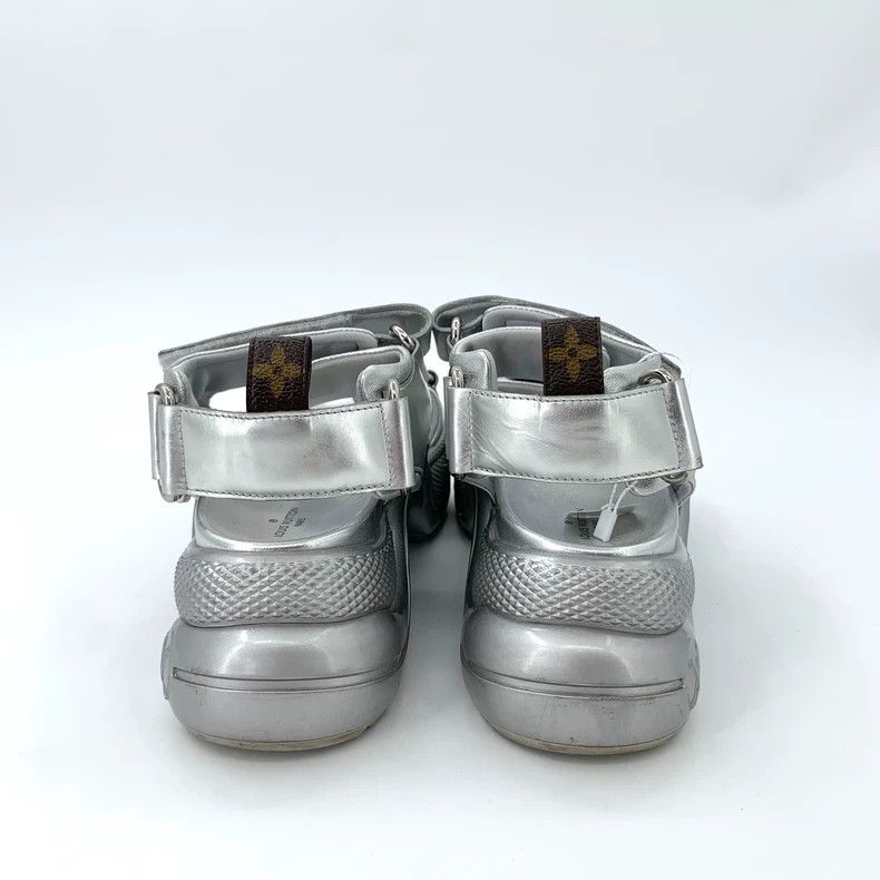 Louis Vuitton Louis Vuitton Lv Louis Vuitton Size 37 Silver Logo Print Thick Sole Sandals Size US 6 / IT 36 - 4 Thumbnail