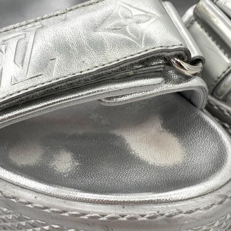 Louis Vuitton Louis Vuitton Lv Louis Vuitton Size 37 Silver Logo Print Thick Sole Sandals Size US 6 / IT 36 - 9 Thumbnail