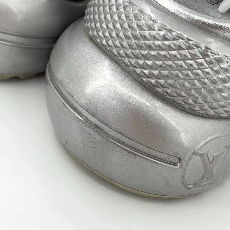 Louis Vuitton Louis Vuitton Lv Louis Vuitton Size 37 Silver Logo Print Thick Sole Sandals Size US 6 / IT 36 - 8 Thumbnail