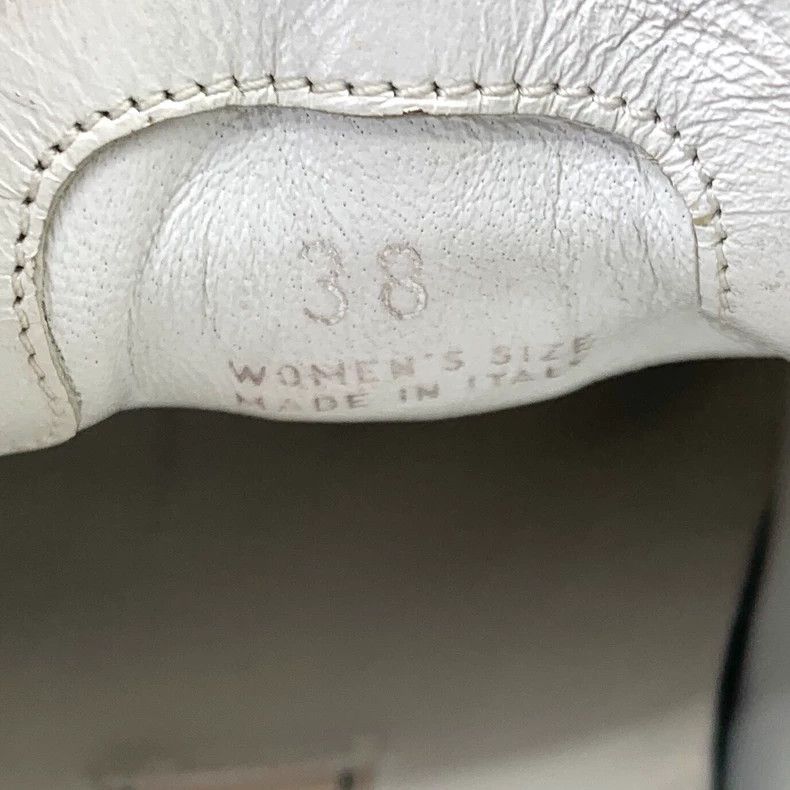 Roger Vivier Roger Vivier RV Size 38 White Decoration Laced Casual Sports Shoes Size US 5.5 / EU 38 - 7 Thumbnail