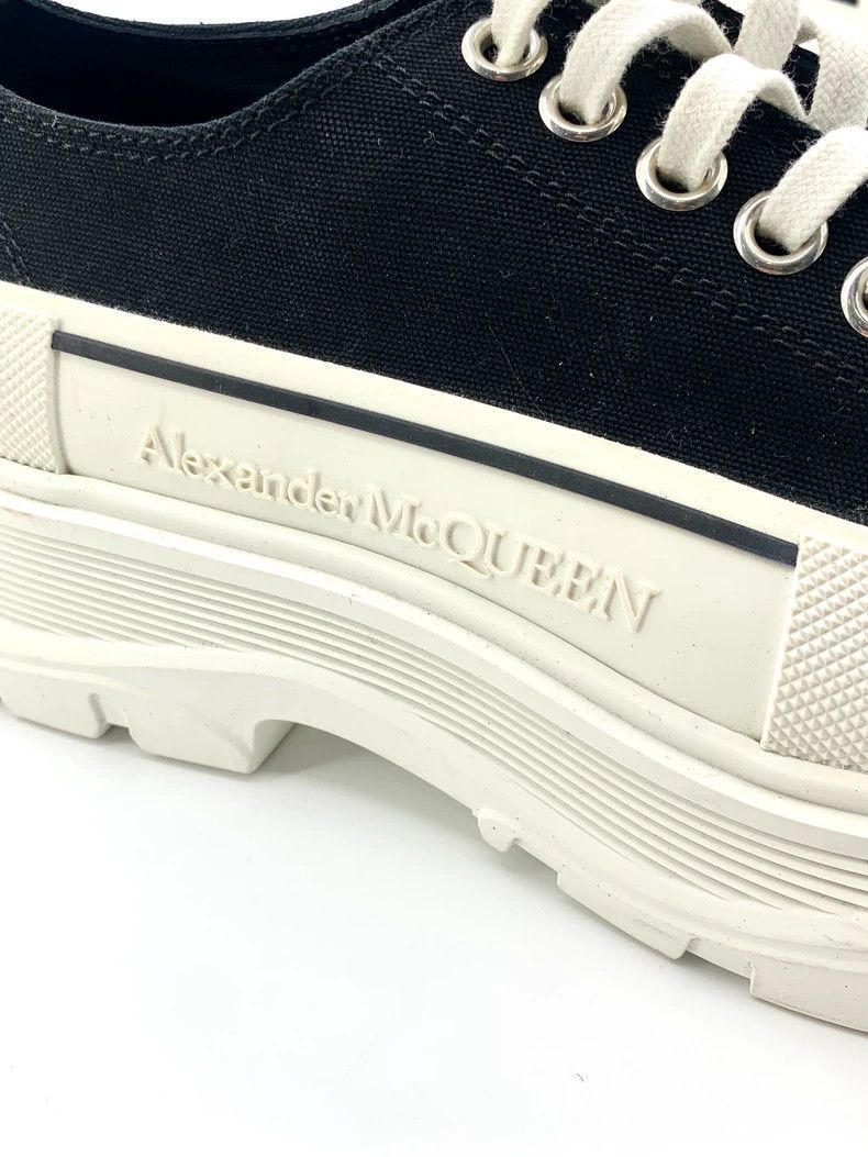 Alexander McQueen Alexander McQueen White and black thick-soled lace-up casual shoes, size 42 Size US 8.5 / EU 41-42 - 6 Thumbnail