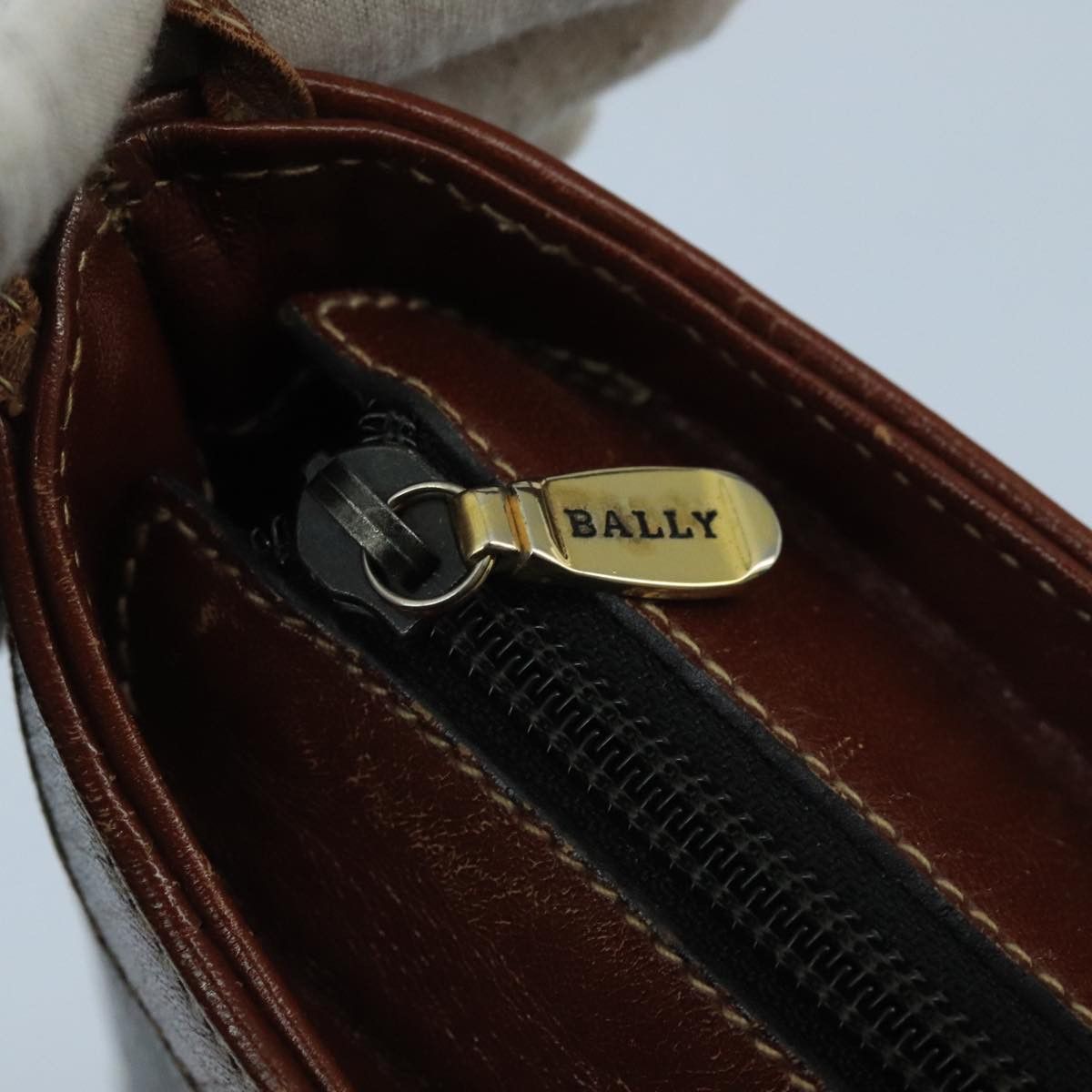Bally Black Leather Shoulder Bag (Pre-Owned) Size ONE SIZE - 11 Thumbnail