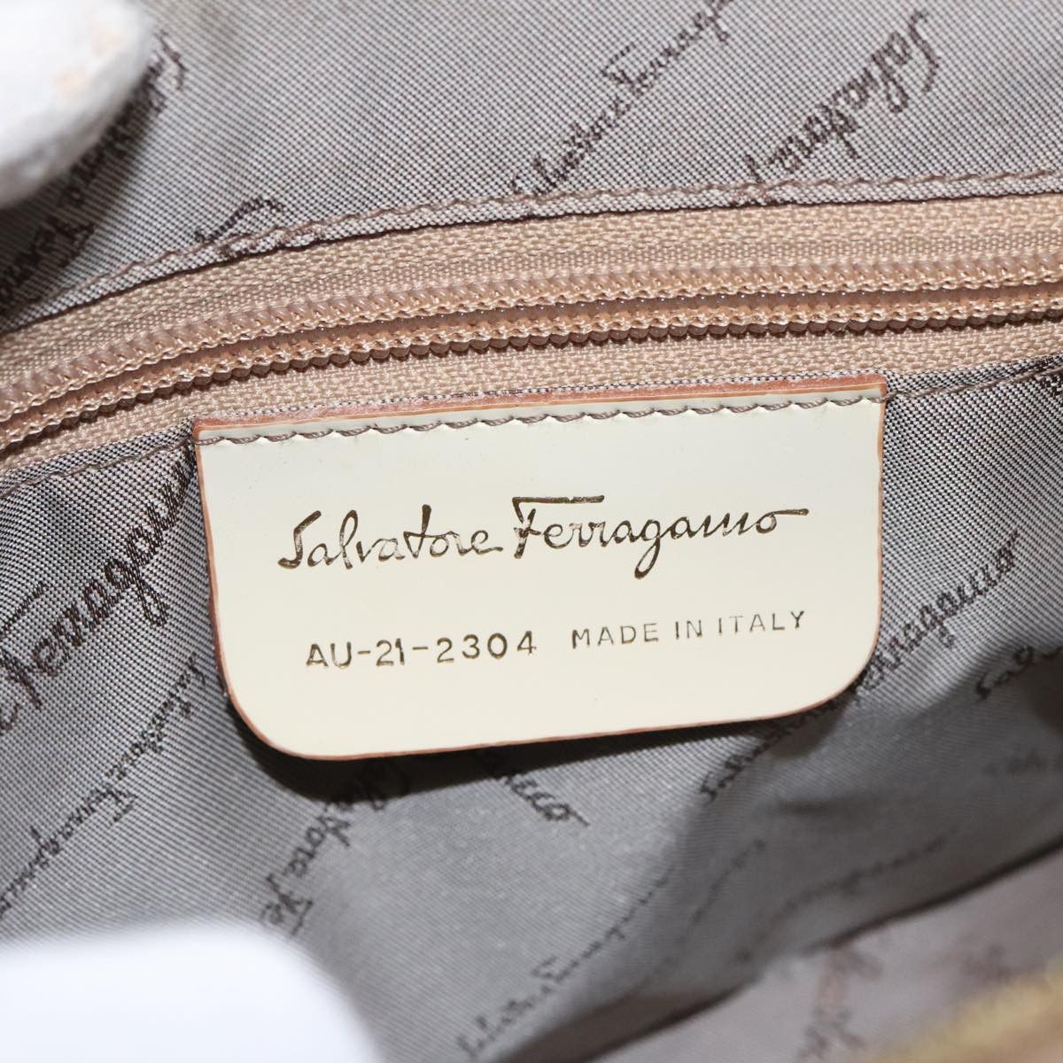 Salvatore Ferragamo Beige Leather Shoulder Bag (Pre-Owned) Size ONE SIZE - 9 Thumbnail