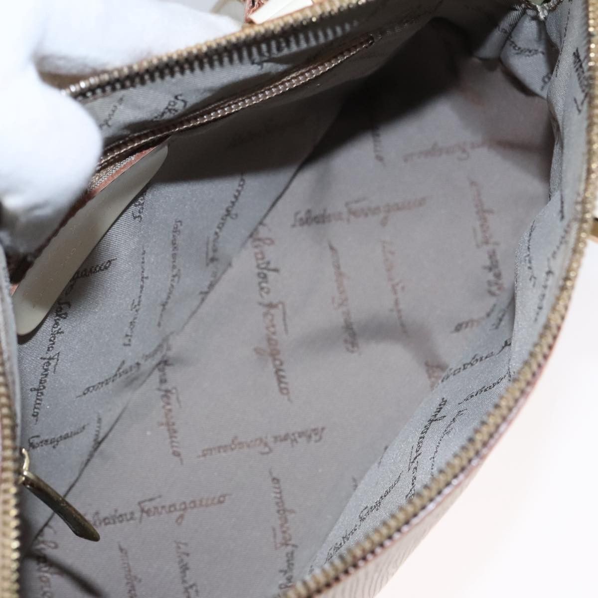 Salvatore Ferragamo Beige Leather Shoulder Bag (Pre-Owned) Size ONE SIZE - 8 Thumbnail