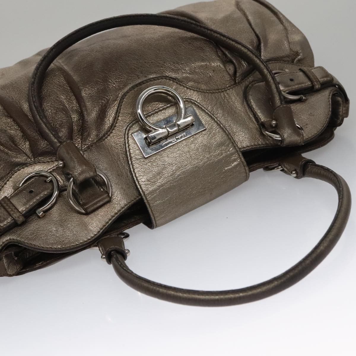 Salvatore Ferragamo Gancini Gold Leather Handbag (Pre-Owned) Size ONE SIZE - 18 Thumbnail