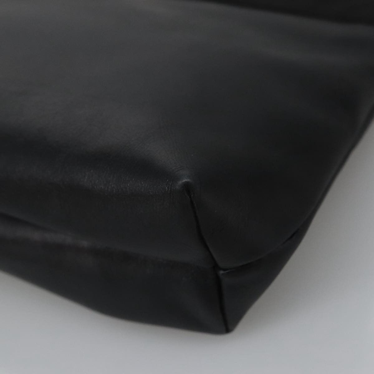 Salvatore Ferragamo Black Leather Shoulder Bag (Pre-Owned) Size ONE SIZE - 6 Thumbnail
