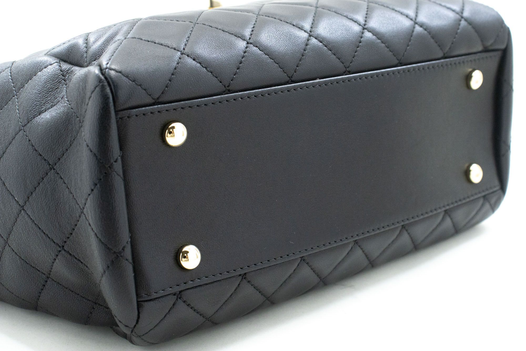 Chanel Drawstring Black Leather Shoulder Bag (Pre-Owned) Size ONE SIZE - 6 Thumbnail