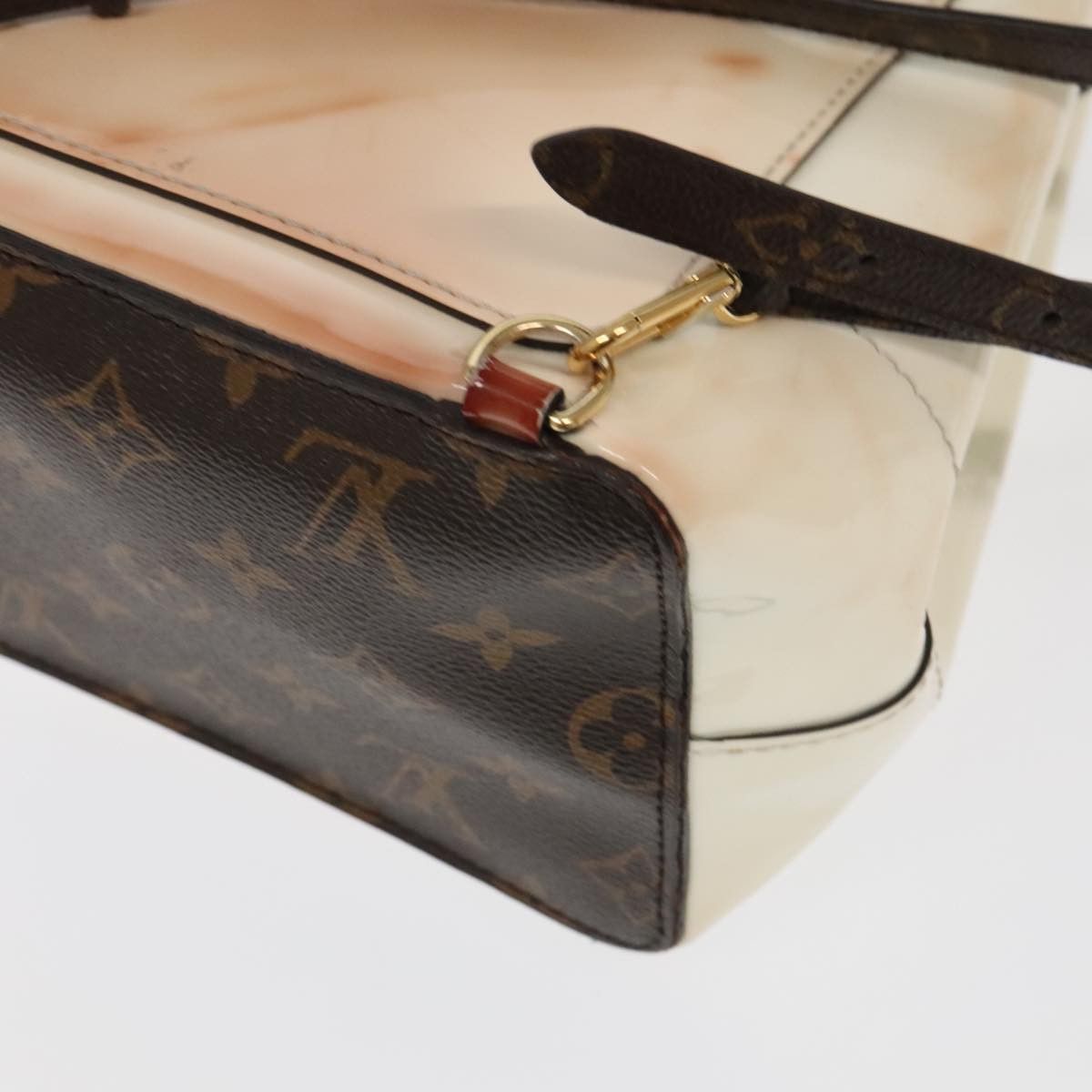 Louis Vuitton Hot Springs White Leather Backpack Bag (Pre-Owned) Size ONE SIZE - 9 Thumbnail