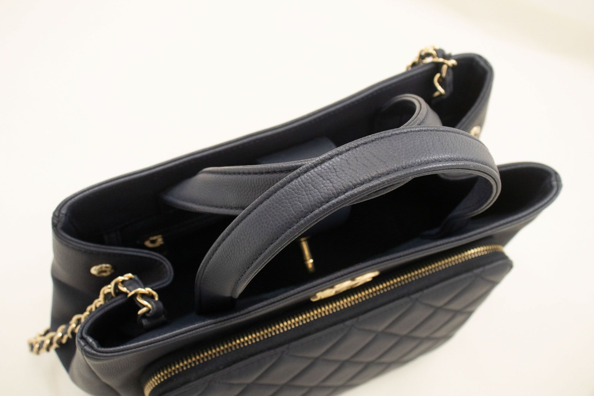 Chanel Business Affinity Navy Leather Shoulder Bag (Pre-Owned) Size ONE SIZE - 5 Thumbnail