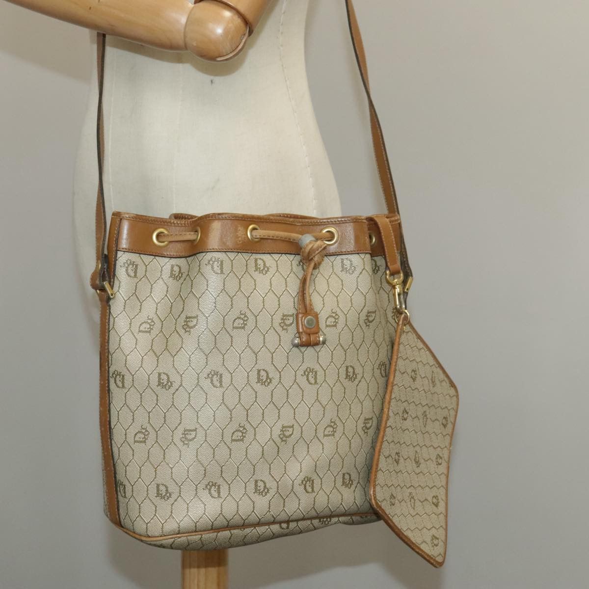 Dior Honeycomb Beige Canvas Shoulder Bag (Pre-Owned) Size ONE SIZE - 17 Thumbnail