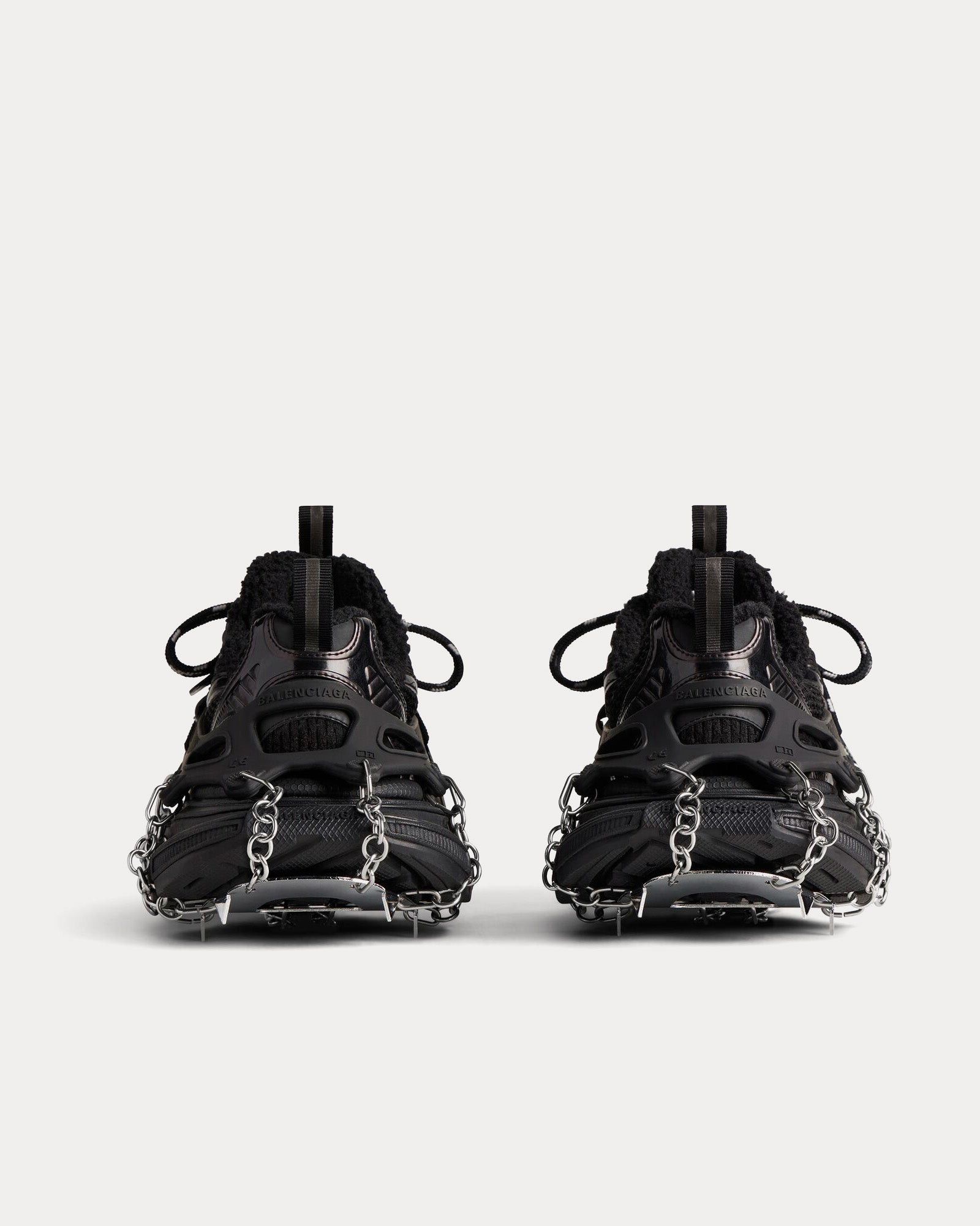 3XL Ski Mesh Sneakers in black