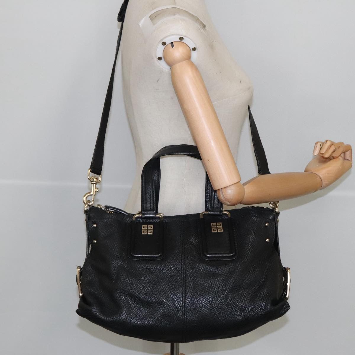 Givenchy Black Leather Handbag (Pre-Owned) Size ONE SIZE - 18 Thumbnail