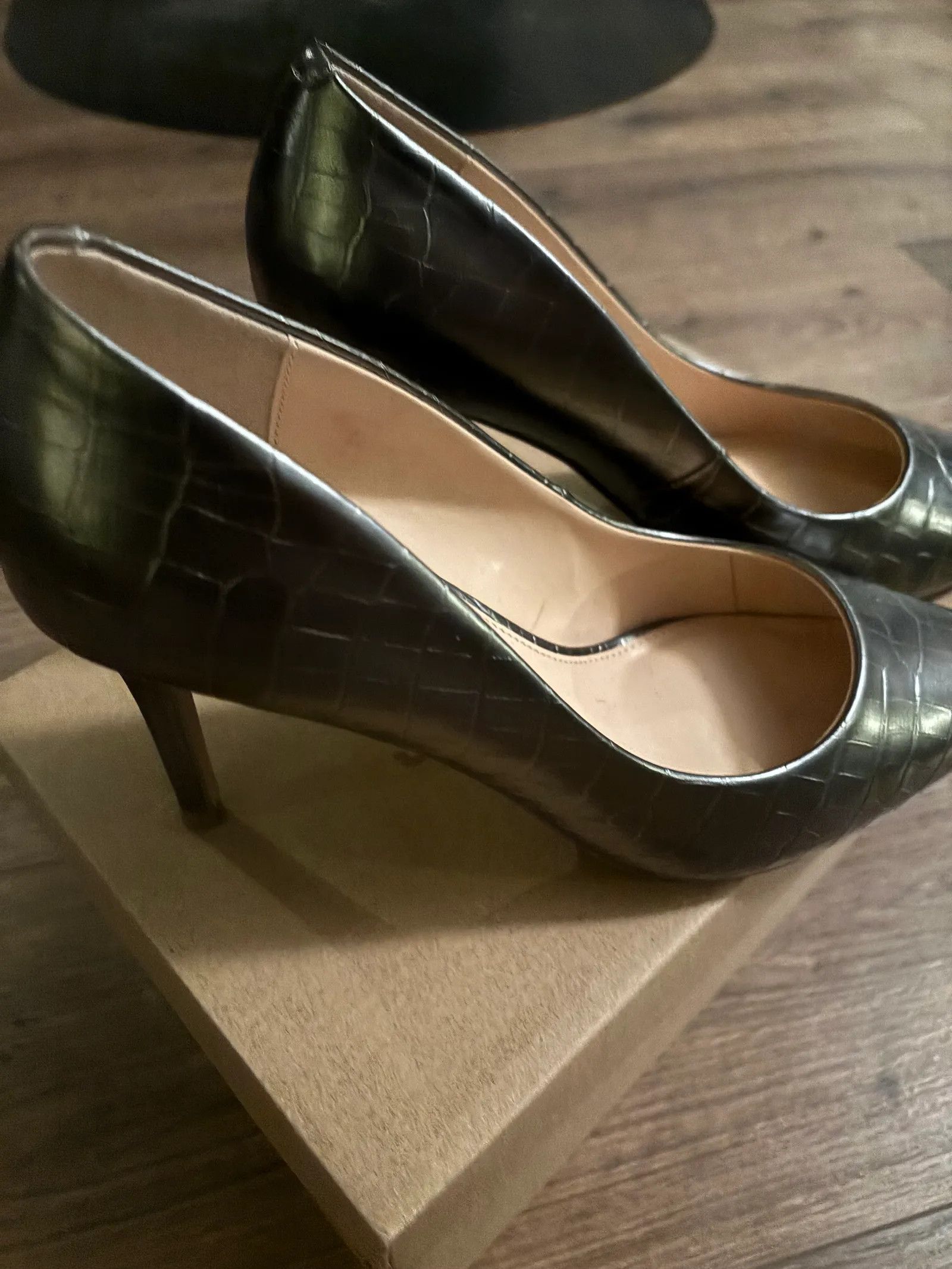Steve Madden Steve Madden Ladybug Pumps Heels Size US 11 / IT 41 - 3 Thumbnail