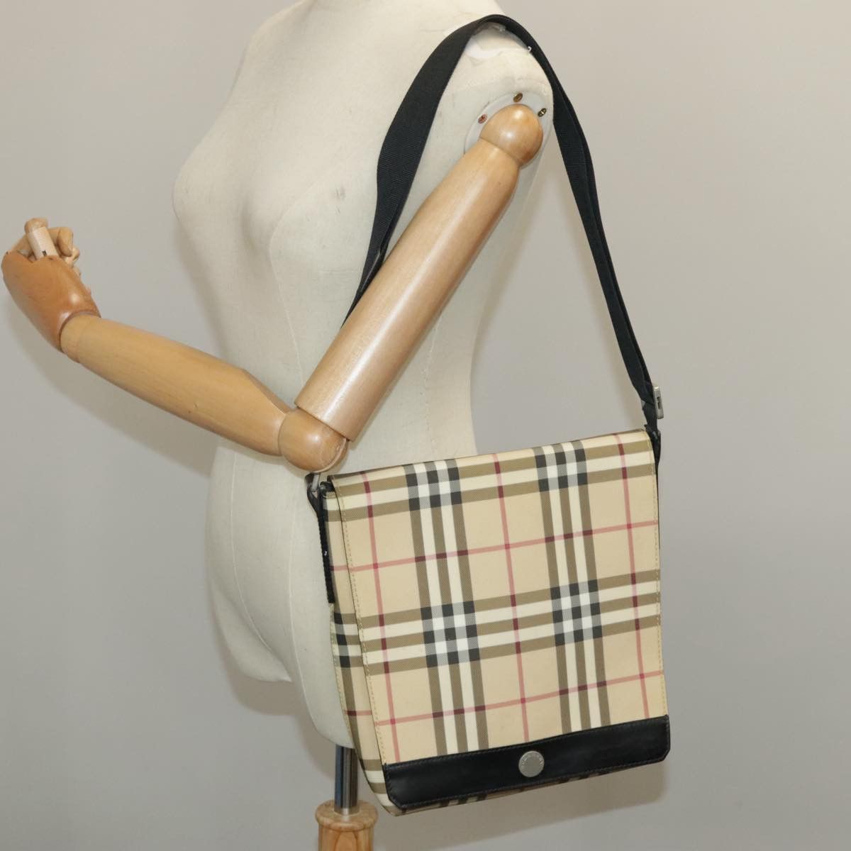 Burberry Nova Check Beige Canvas Shoulder Bag (Pre-Owned) Size ONE SIZE - 18 Thumbnail