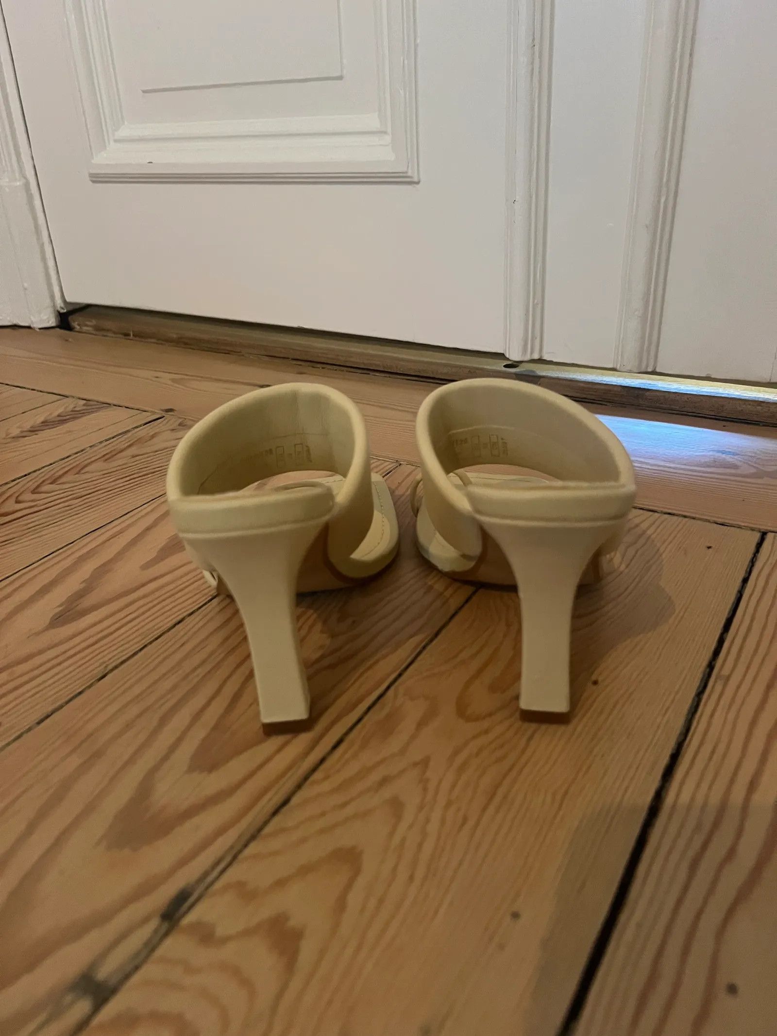 Zara Zara Heels Size US 9 / IT 39 - 3 Thumbnail