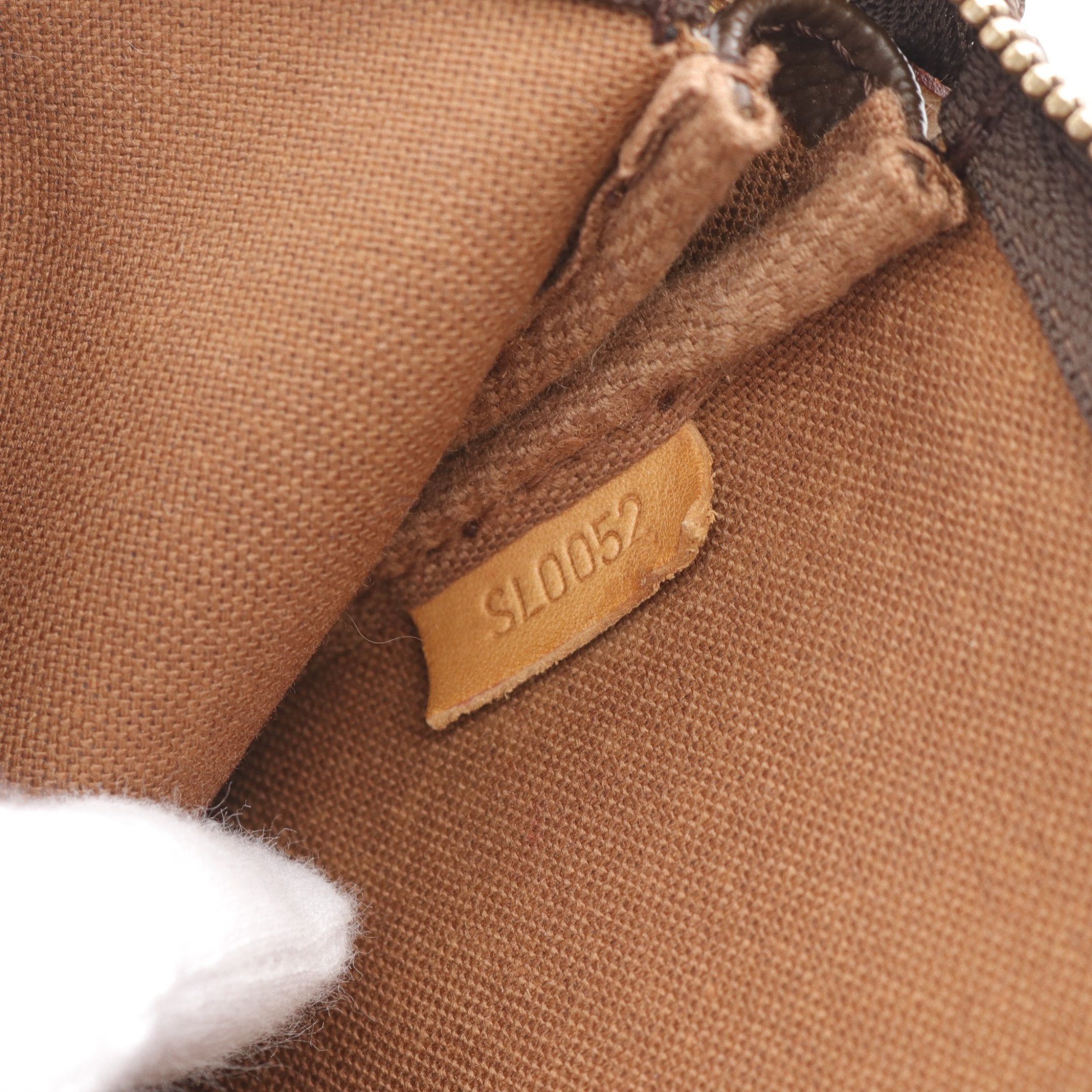Louis Vuitton Louis Vuitton Pochette Accessoires Monogram Handbag Leather Brown Size ONE SIZE - 5 Thumbnail