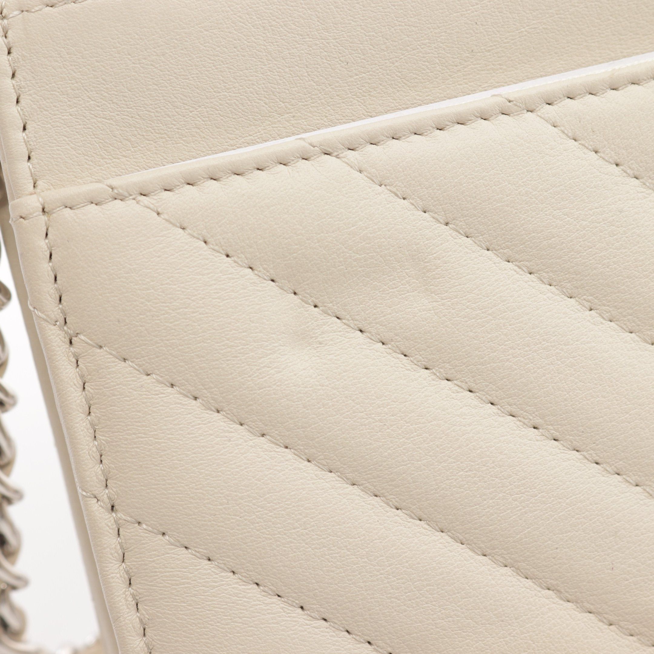 Chanel Chanel V-Stitch Chevron Chain Wallet Leather Light Beige Silver Hardware Size ONE SIZE - 6 Thumbnail