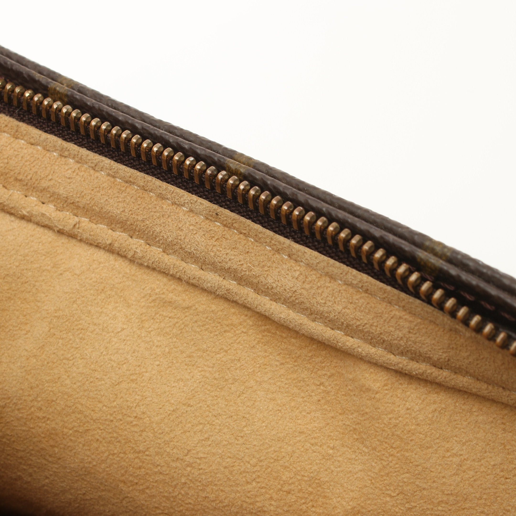 Louis Vuitton Louis Vuitton Looping Gm Monogram Shoulder Bag Leather Brown Size ONE SIZE - 9 Thumbnail
