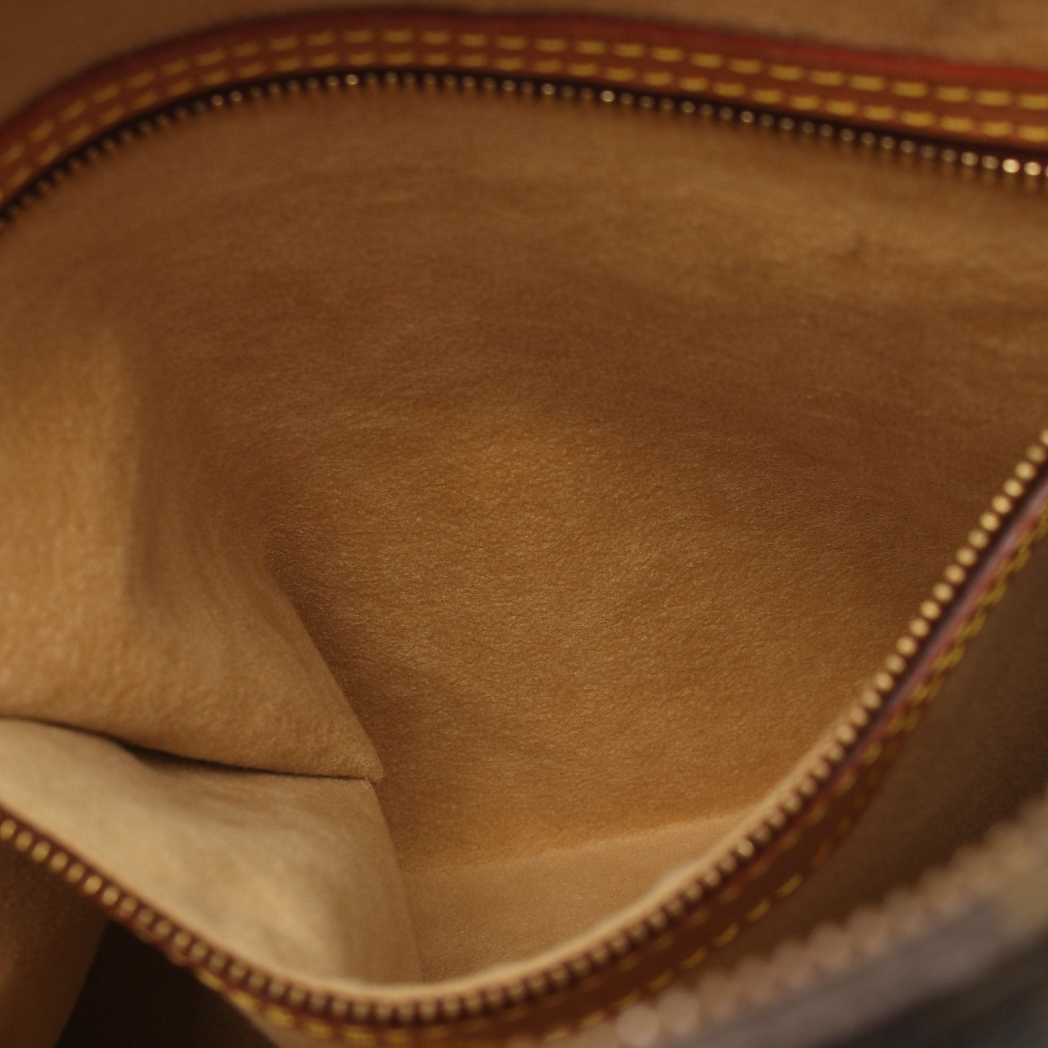 Louis Vuitton Louis Vuitton Looping Gm Monogram Shoulder Bag Leather Brown Size ONE SIZE - 10 Thumbnail