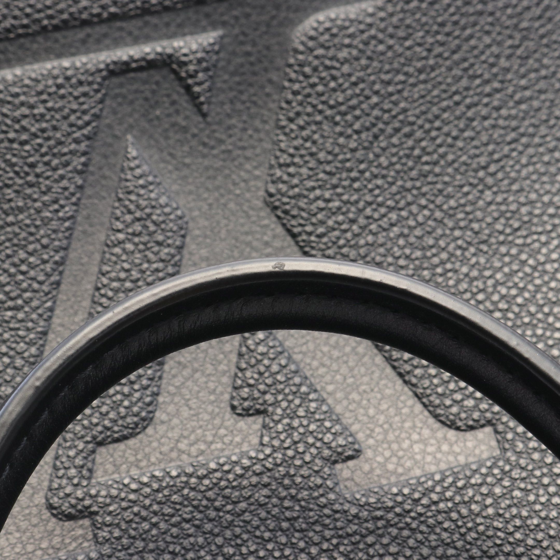 Louis Vuitton Louis Vuitton On-The-Go Gm Monogram Empreinte Noir Shoulder Bag Tote Leather Black Size ONE SIZE - 6 Thumbnail