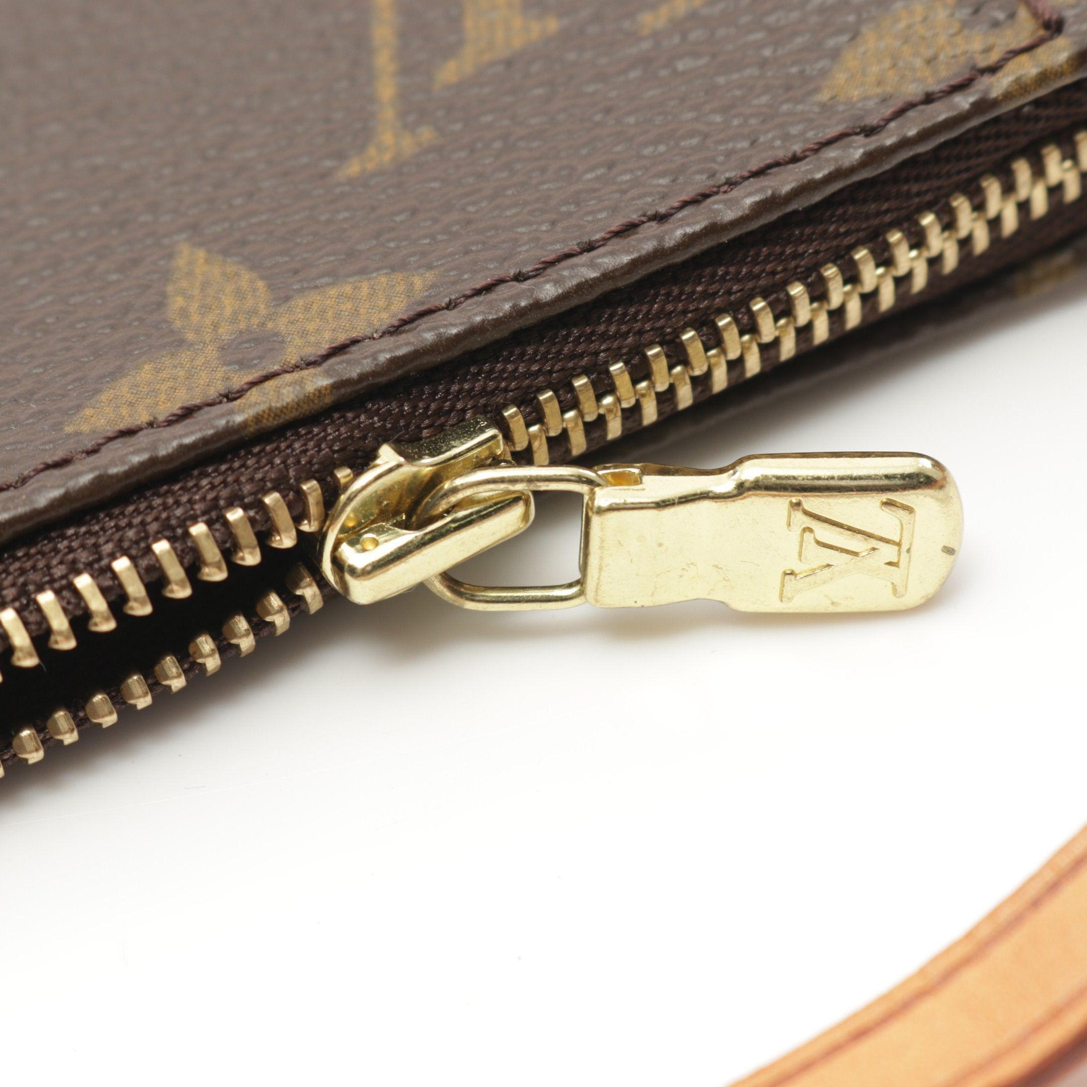 Louis Vuitton Louis Vuitton Pochette Accessoires Monogram Handbag Leather Brown Size ONE SIZE - 9 Thumbnail