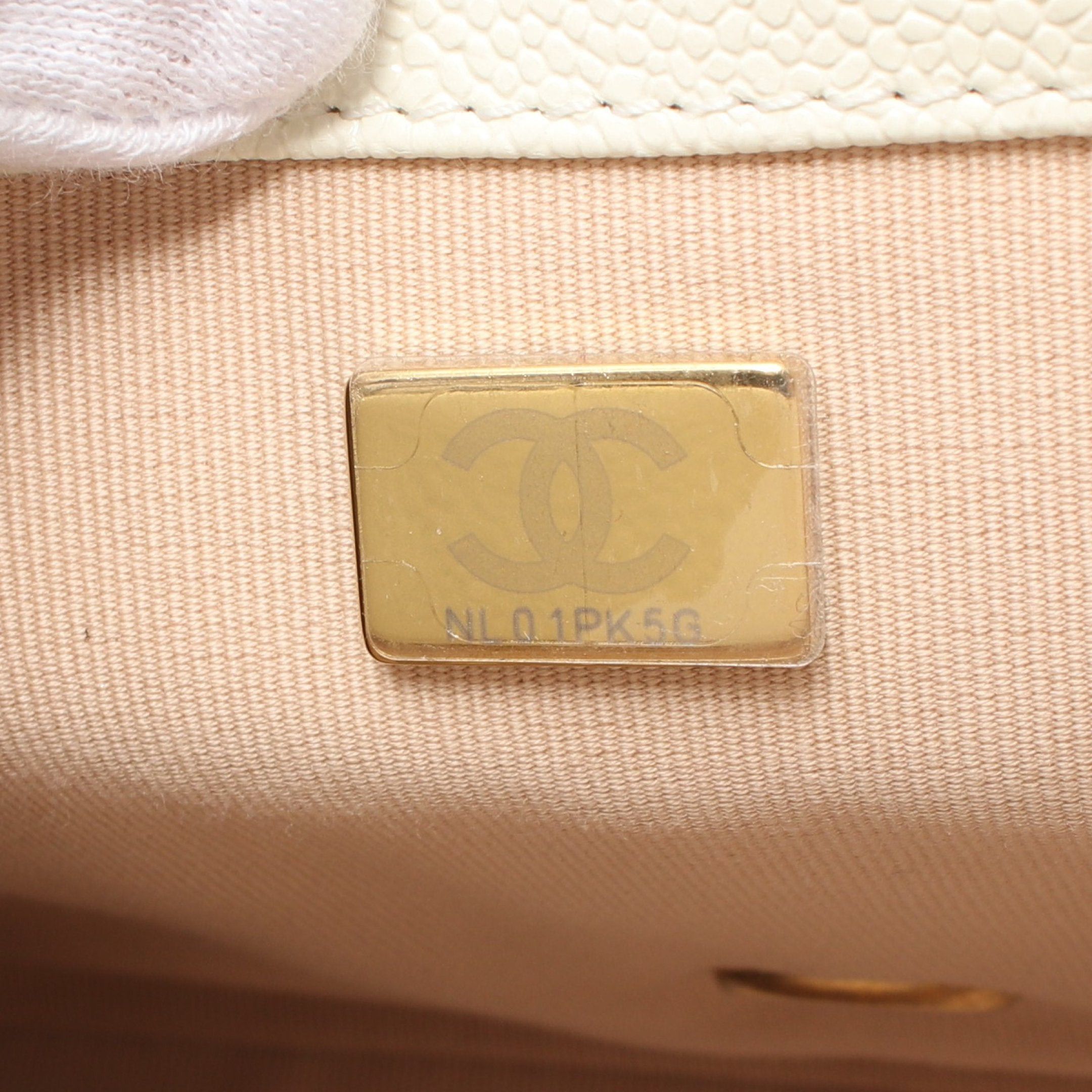 Chanel Chanel Chain Shoulder Bag Caviar Skin Off White Gold Hardware Size ONE SIZE - 5 Thumbnail