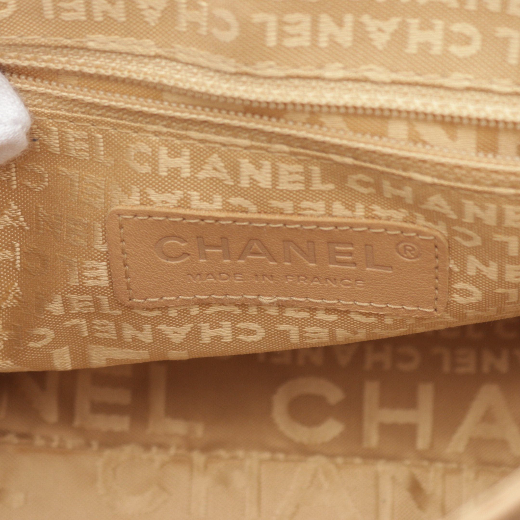 Chanel Chanel 2.55 Wild Stitch Chain Handbag Caviar Skin Beige Silver Hardware Size ONE SIZE - 4 Thumbnail