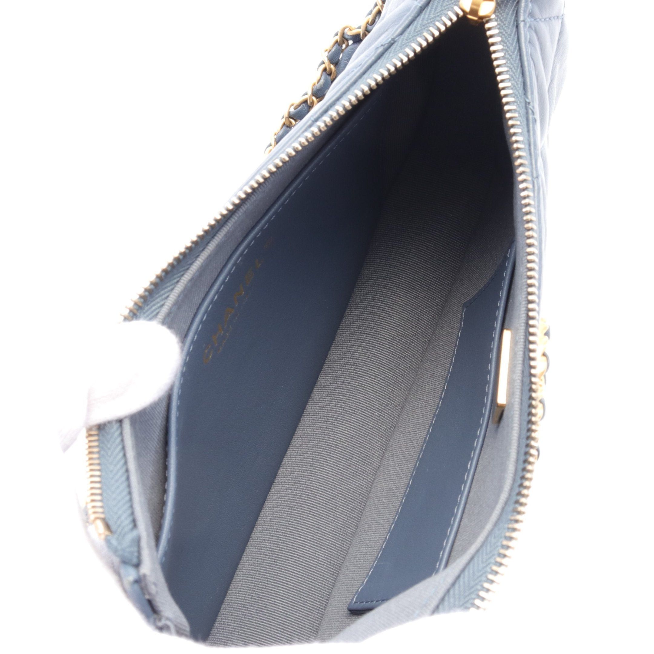 Chanel Chanel 19 Dizeneuf Matelasse Hobo Bag Handbag Leather Blue Gold Hardware Size ONE SIZE - 3 Thumbnail