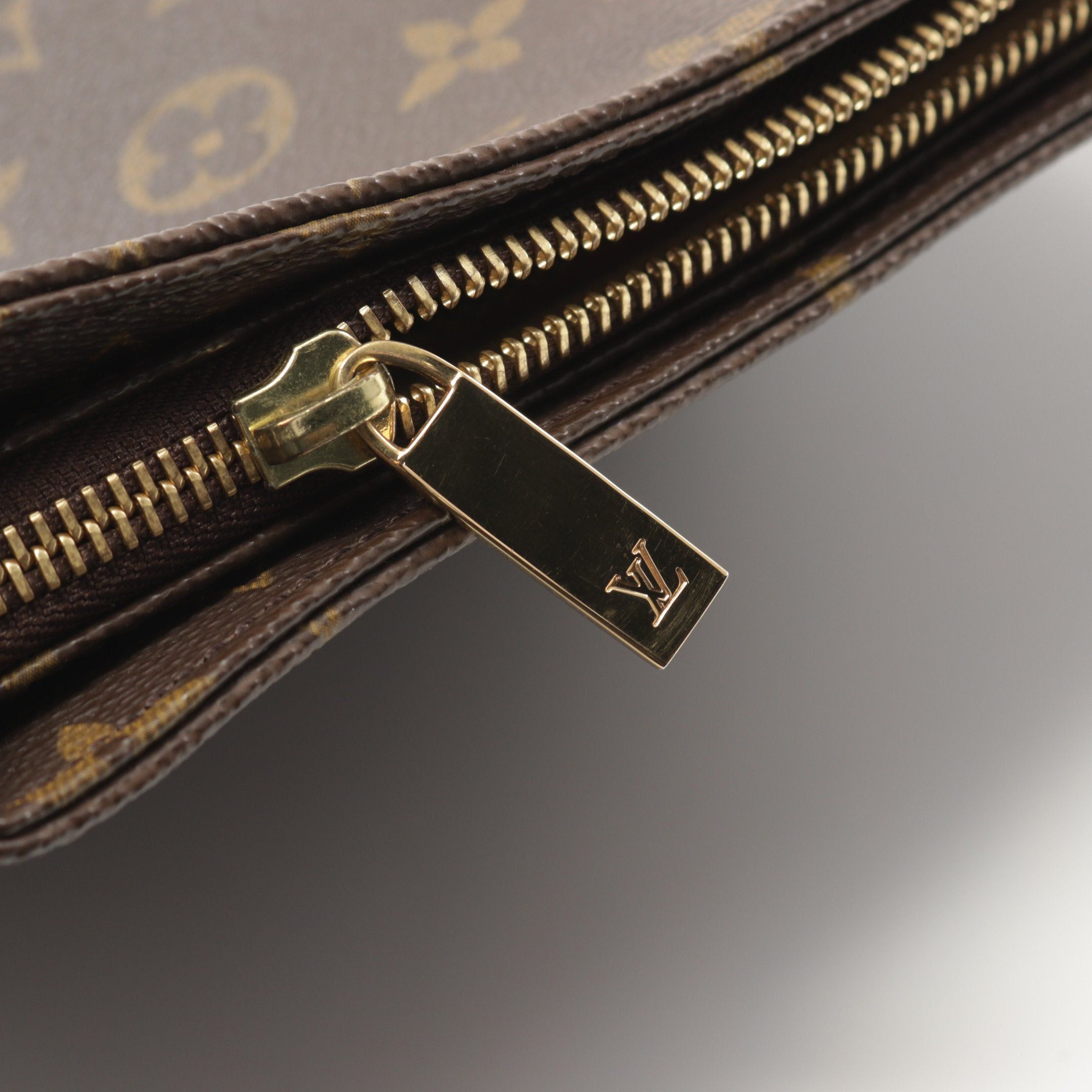 Louis Vuitton Louis Vuitton Looping Mm Monogram Shoulder Bag Leather Brown Size ONE SIZE - 9 Thumbnail