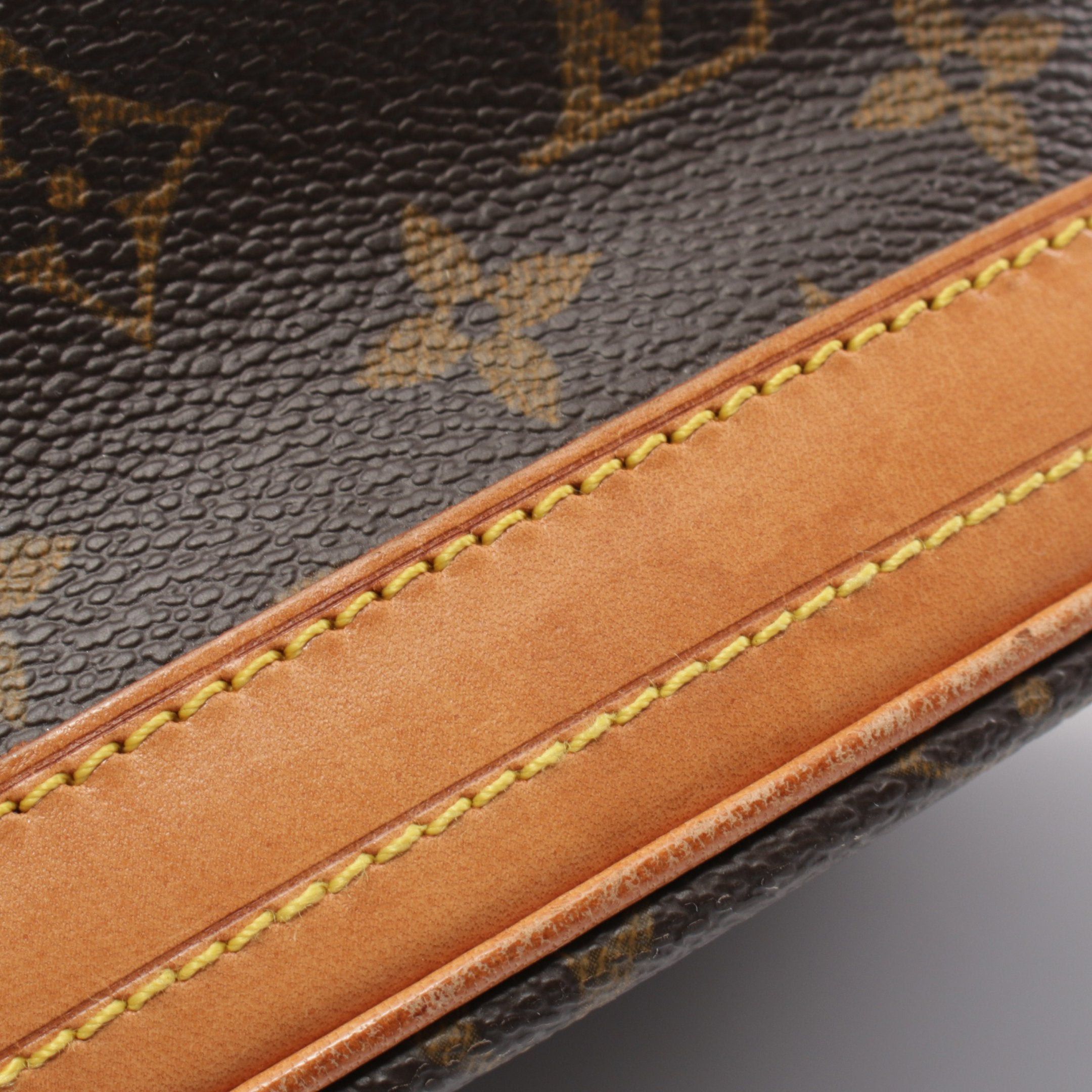 Louis Vuitton Louis Vuitton Bucket Pm Monogram Handbag Leather Brown Size ONE SIZE - 8 Thumbnail