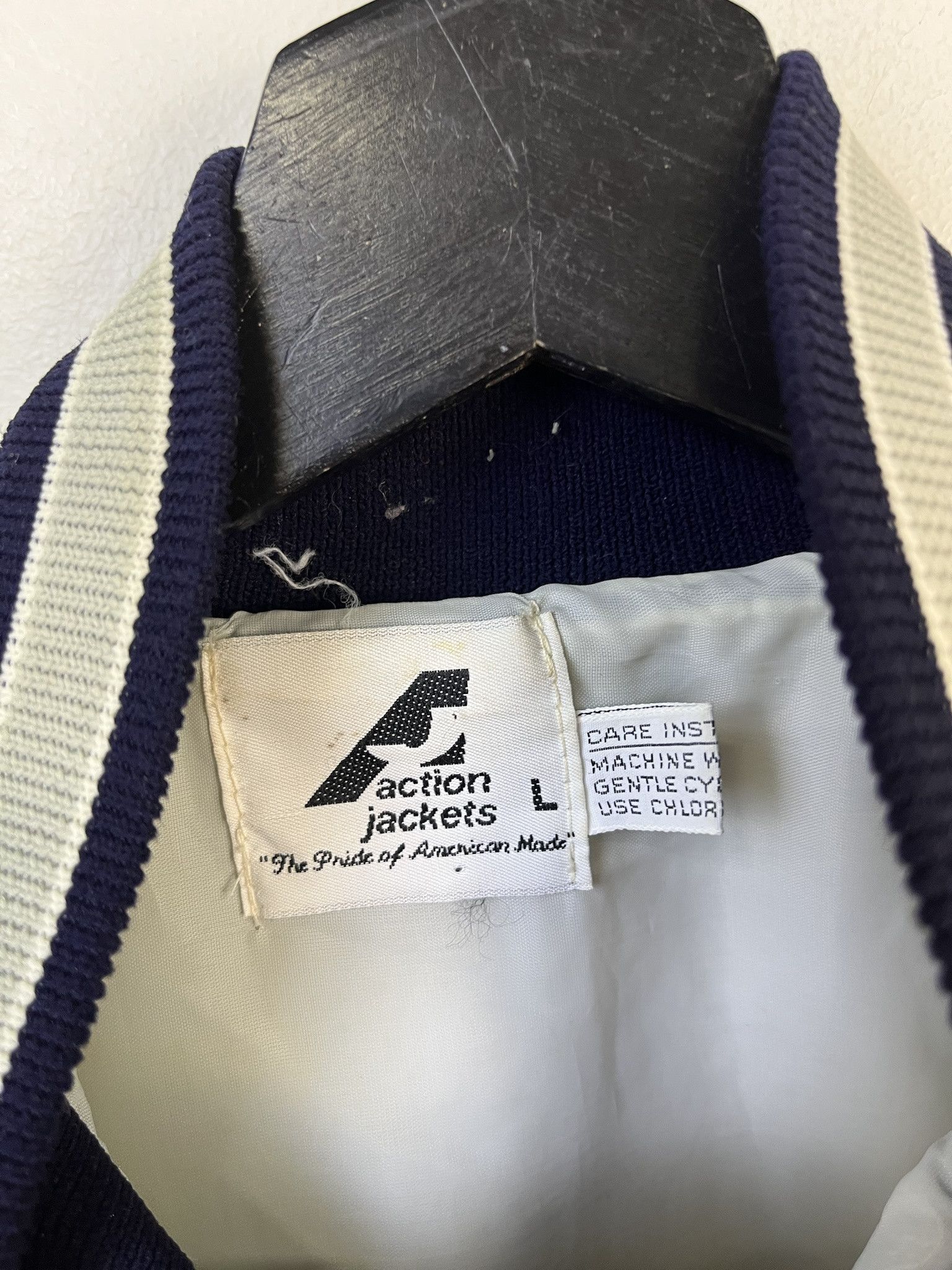 Vintage Vintage Jacket 1990s Island City Aero Club Flyers Jacket Size L Size US L / EU 52-54 / 3 - 3 Thumbnail