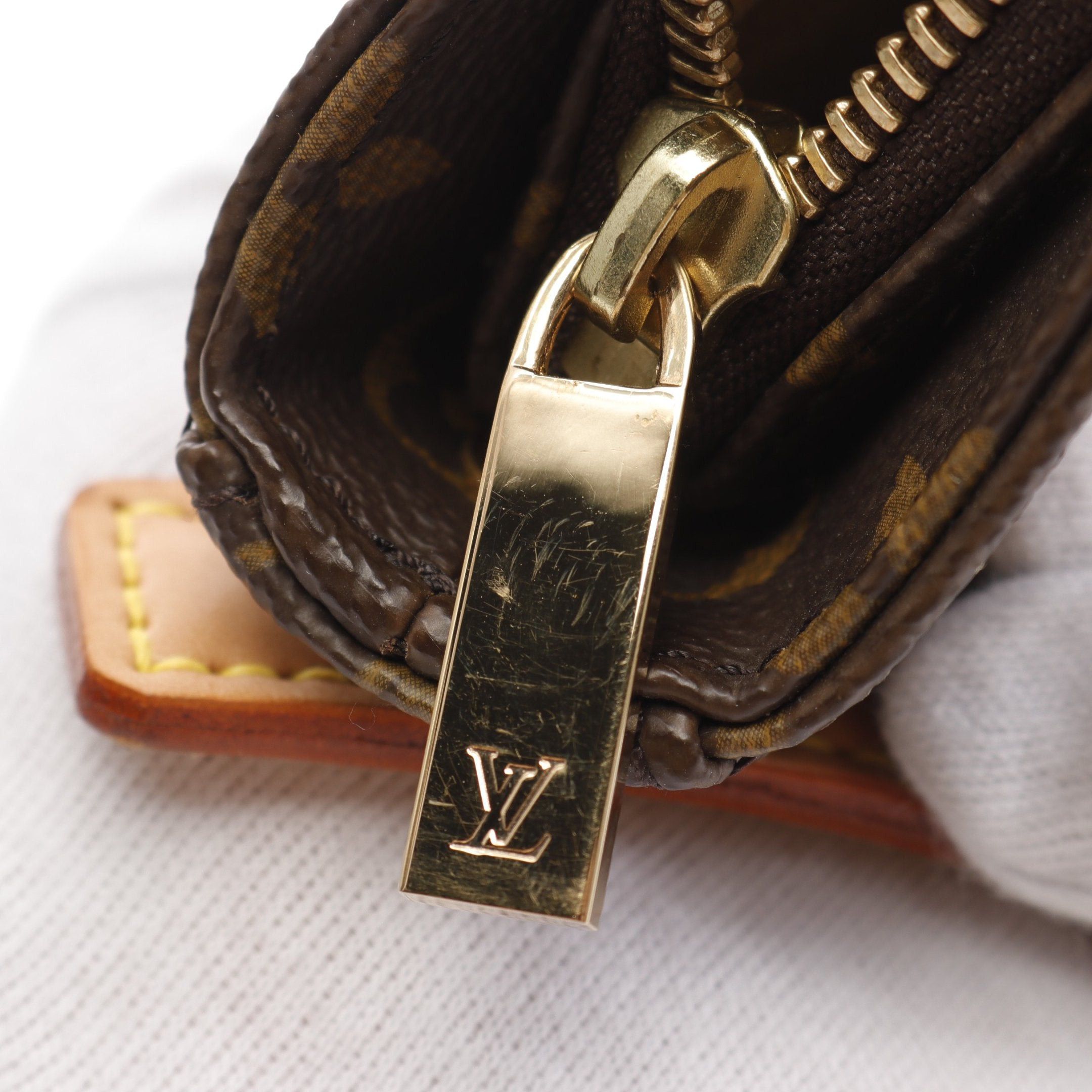 Louis Vuitton Louis Vuitton Looping Mm Monogram Shoulder Bag Leather Brown Size ONE SIZE - 6 Thumbnail