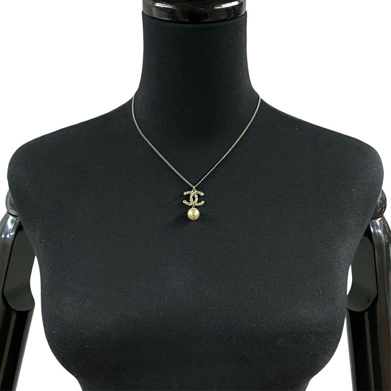 Chanel Chanel Necklace Silver Pearls Size ONE SIZE - 2 Thumbnail