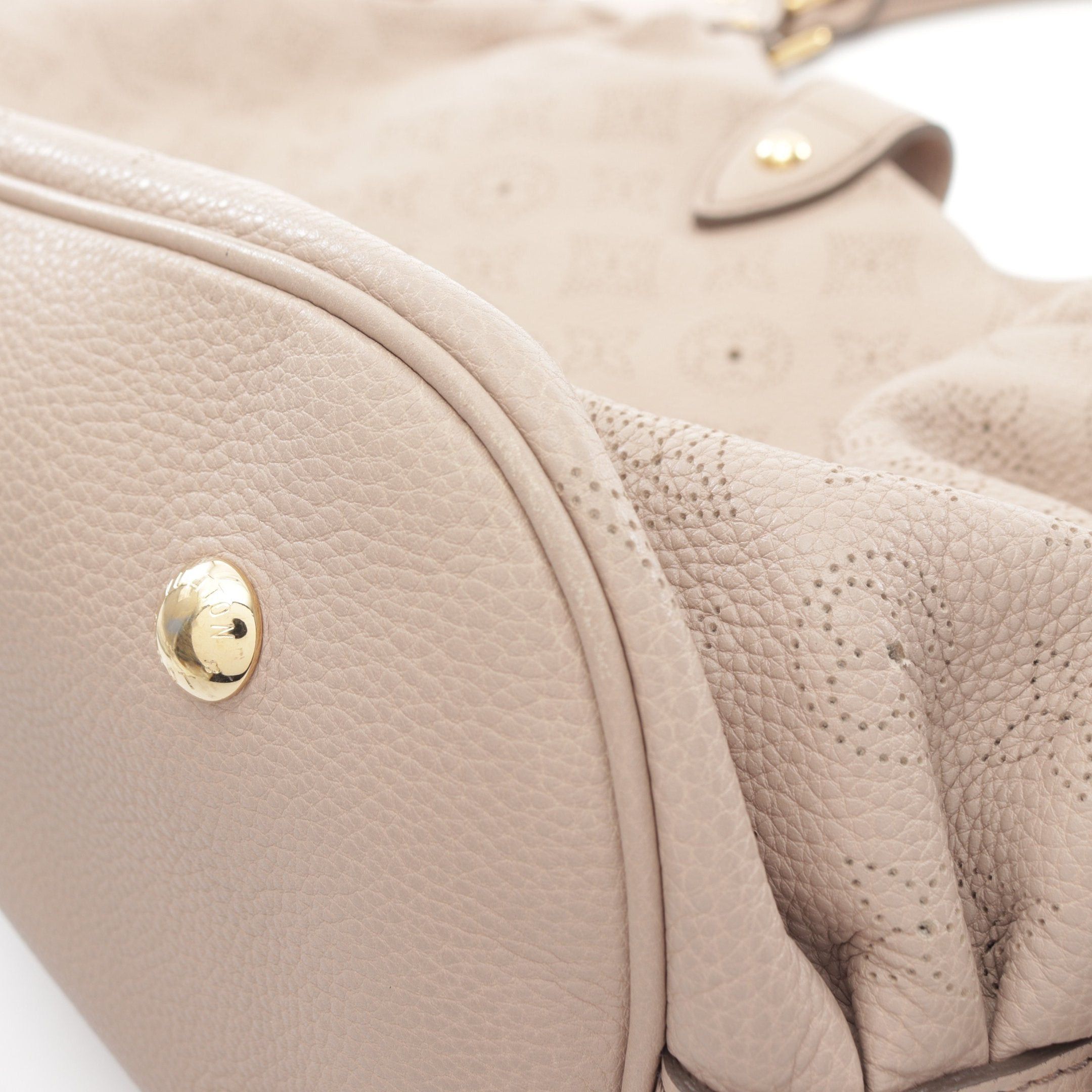 Louis Vuitton Louis Vuitton L Mahina Sable Shoulder Bag Leather Pink Beige Size ONE SIZE - 8 Thumbnail