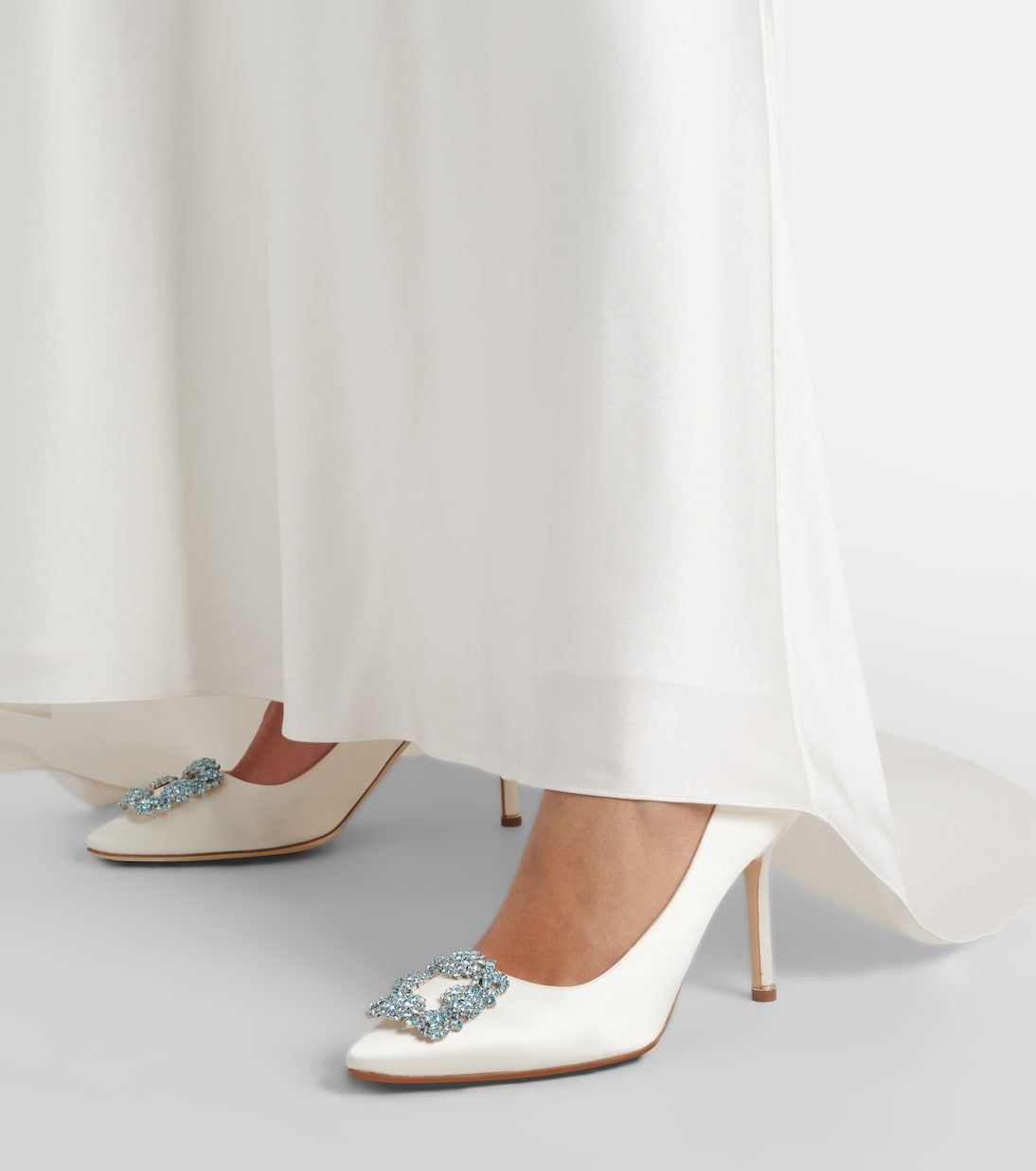 Manolo Blahnik Bridal Hangisi 90 embellished satin pumps Size US 10 / IT 40 - 4 Thumbnail