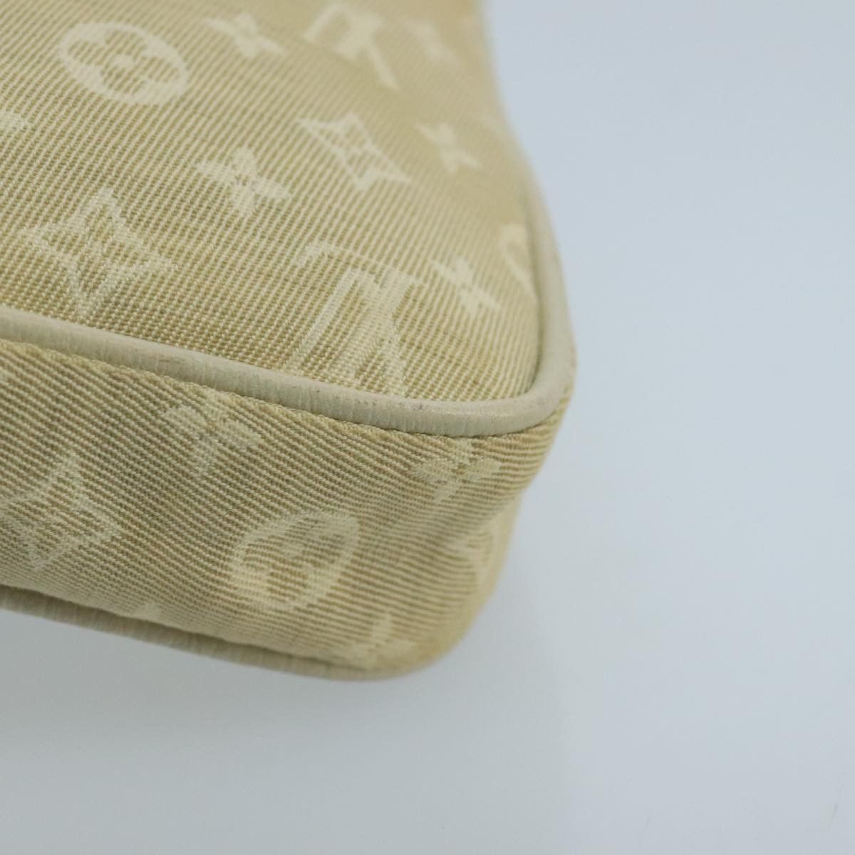 Louis Vuitton Cancun Beige Canvas Clutch Bag (Pre-Owned) Size ONE SIZE - 12 Thumbnail
