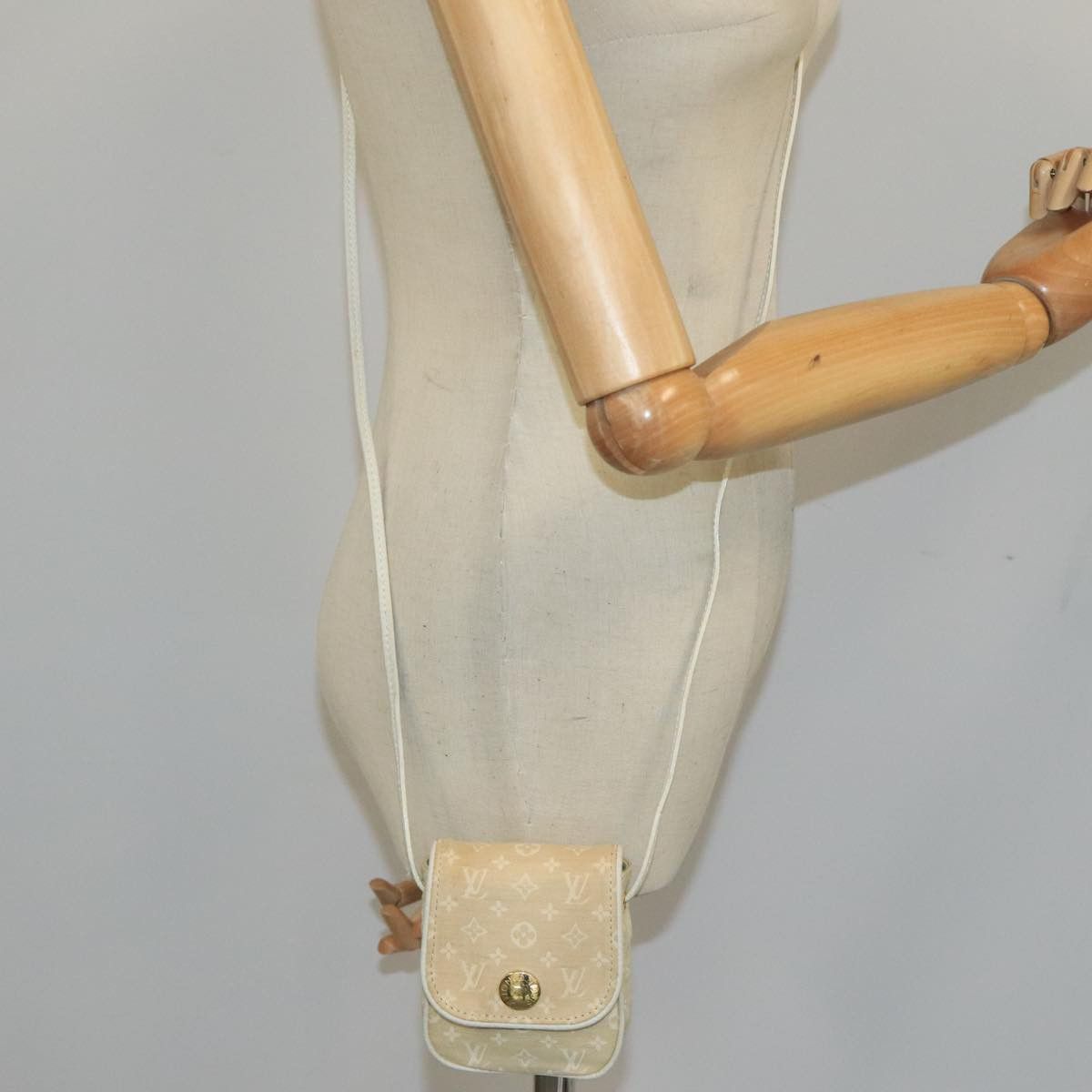 Louis Vuitton Cancun Beige Canvas Clutch Bag (Pre-Owned) Size ONE SIZE - 18 Thumbnail