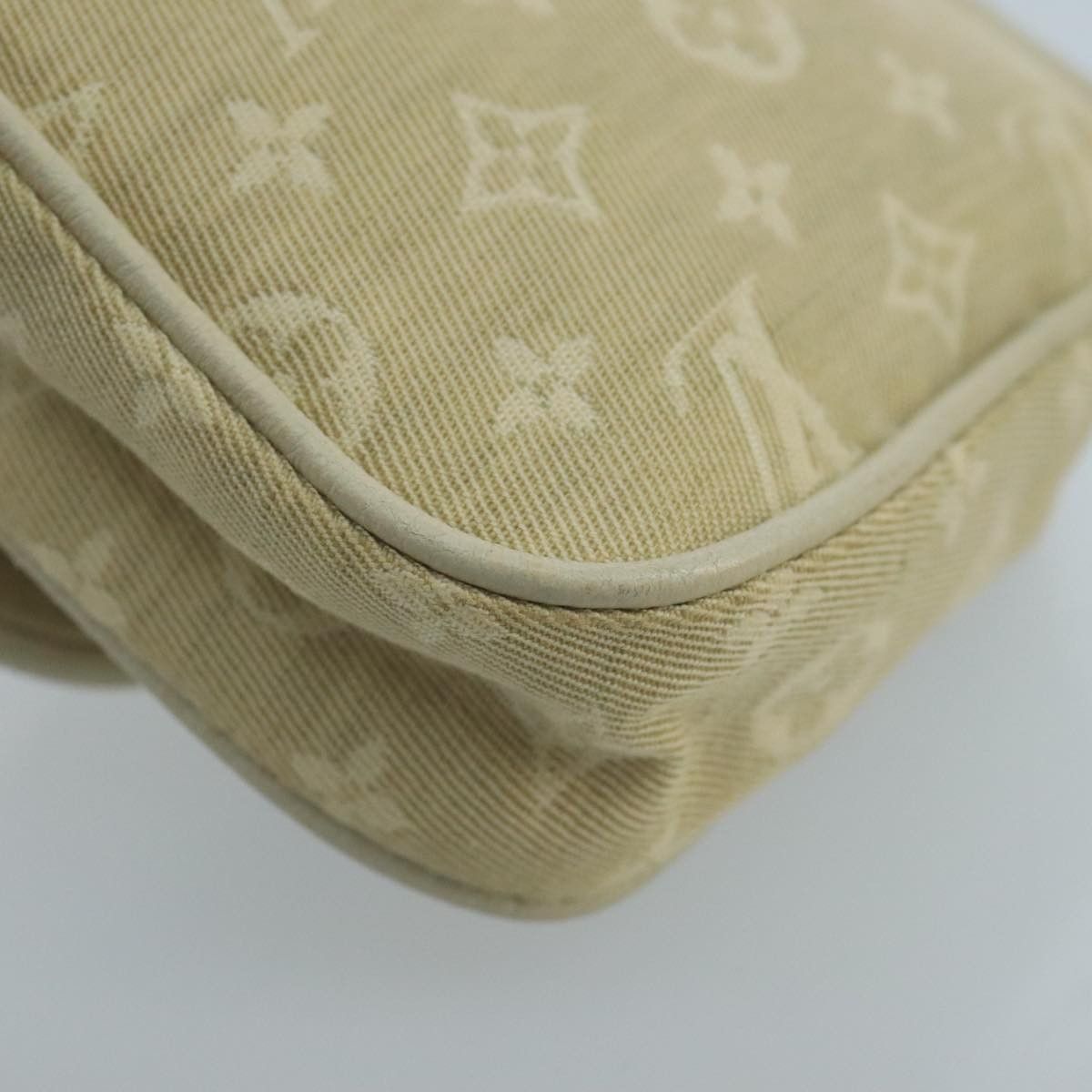 Louis Vuitton Cancun Beige Canvas Clutch Bag (Pre-Owned) Size ONE SIZE - 13 Thumbnail