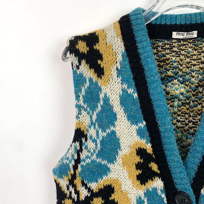 Miu Miu MiuMiu Colorful Floral Embroidered Wool Knit Vest Size US S / EU 44-46 / 1 - 3 Thumbnail