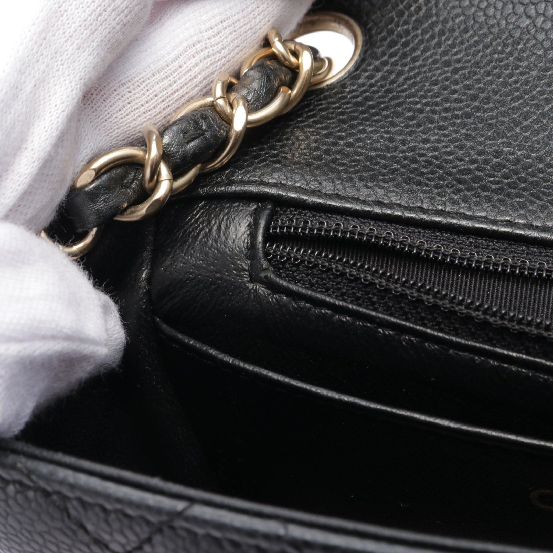 Chanel Chanel Mini Matelasse Chain Shoulder Bag Caviar Skin Black Gold Hardware Size ONE SIZE - 7 Thumbnail