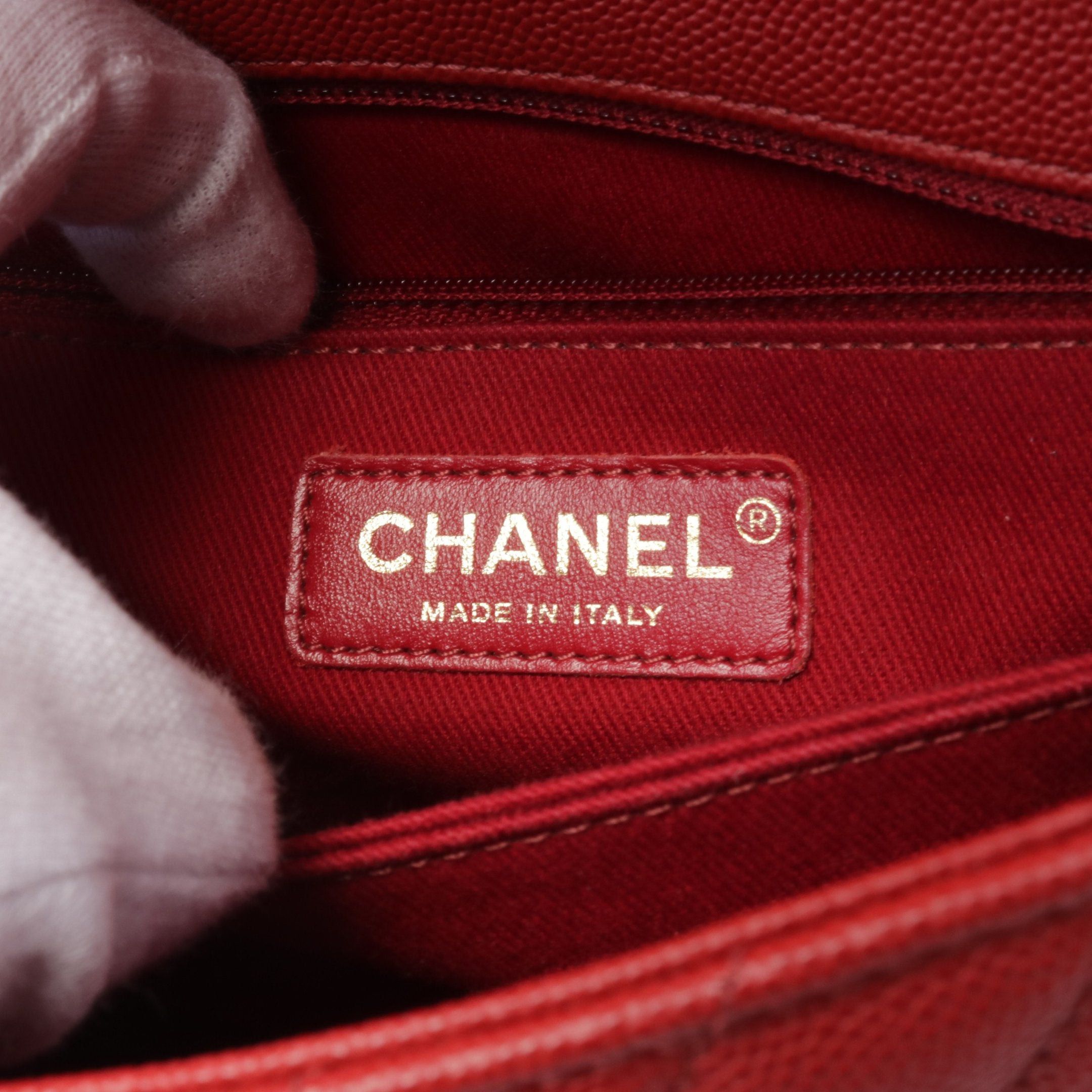 Chanel Chanel Coco Handle Flap Matelasse Handbag Caviar Skin Red Gold Hardware Size ONE SIZE - 4 Thumbnail